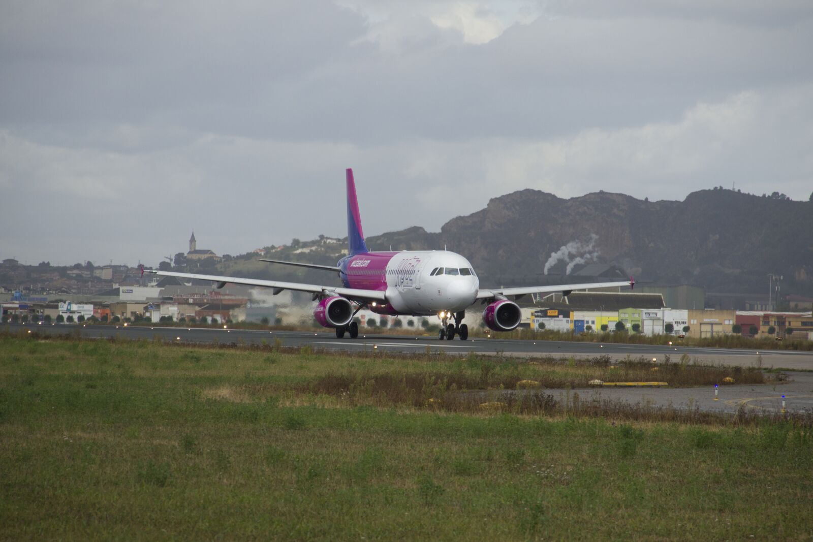Canon EOS 550D (EOS Rebel T2i / EOS Kiss X4) sample photo. Plane, aviation, transport photography