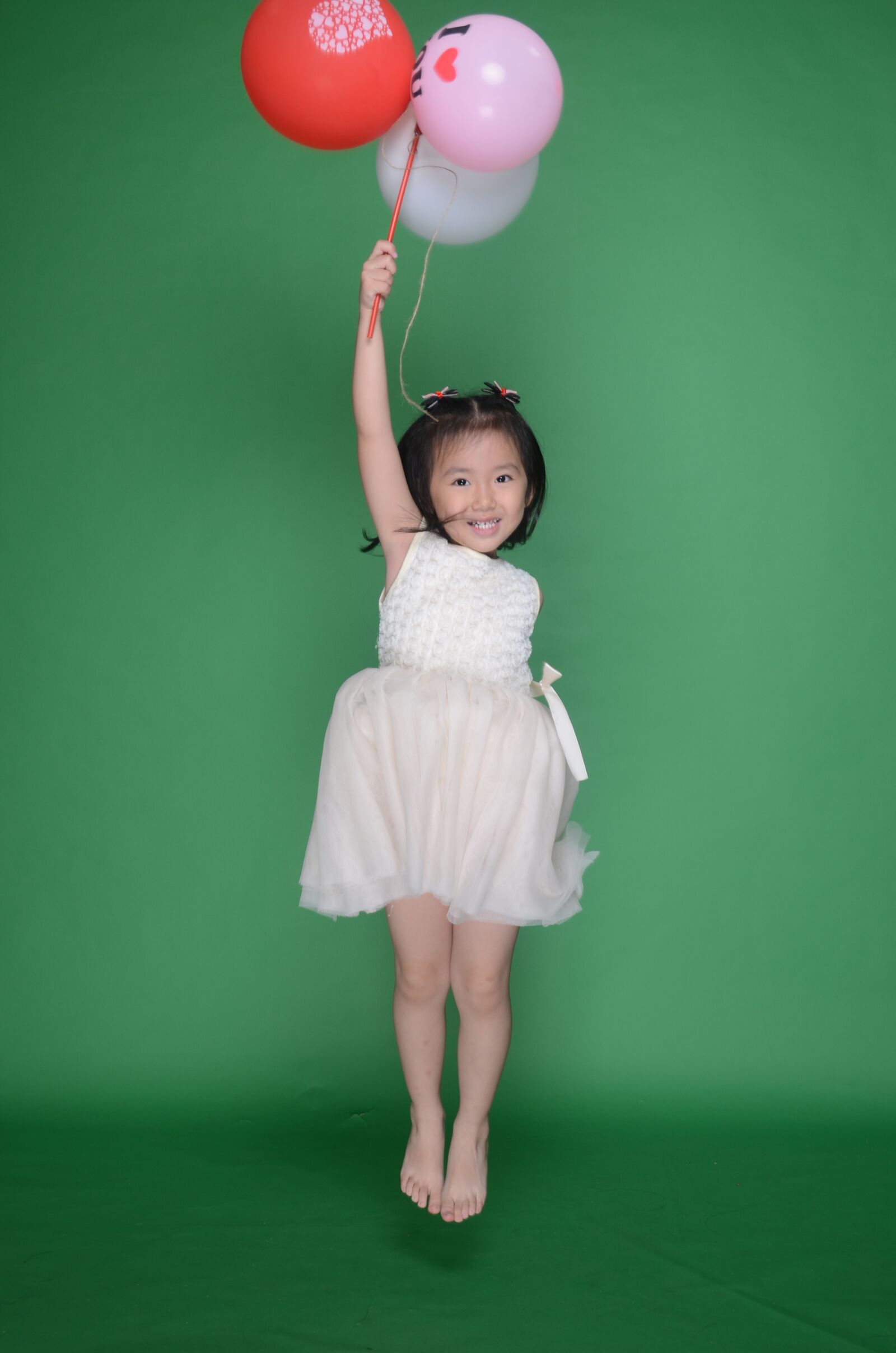 Nikon D5100 sample photo. Balloon, girls, cute photography