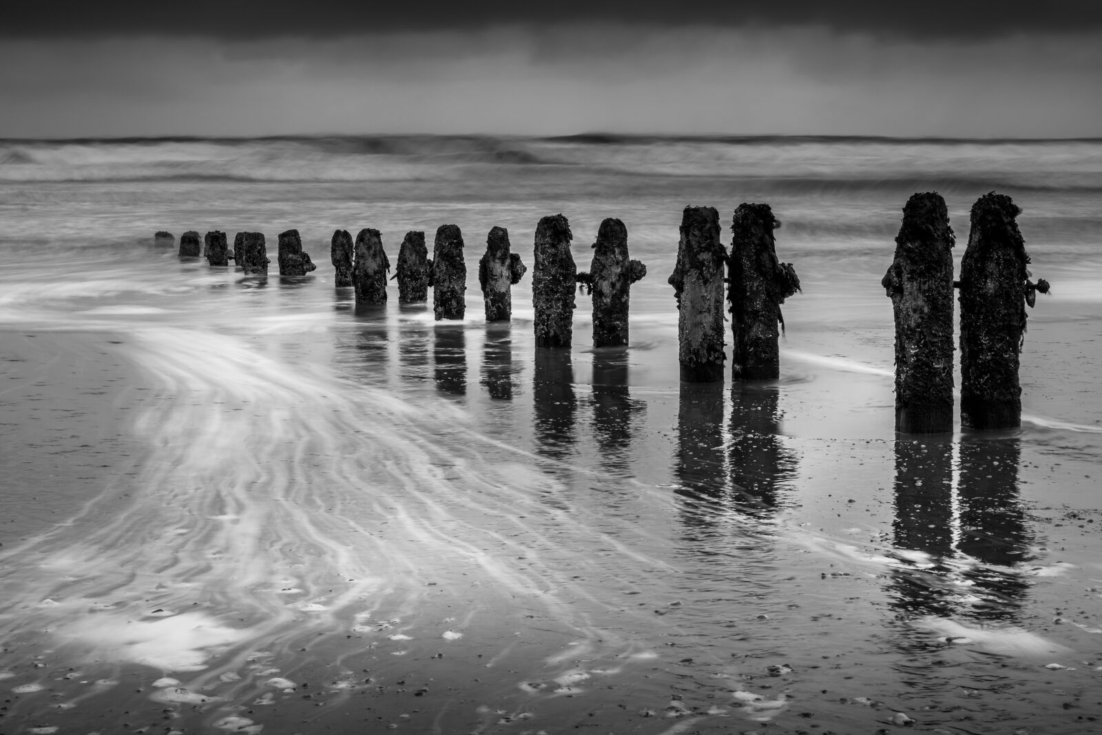 Nikon D7100 sample photo. Groynes, wave breaks, seascape photography
