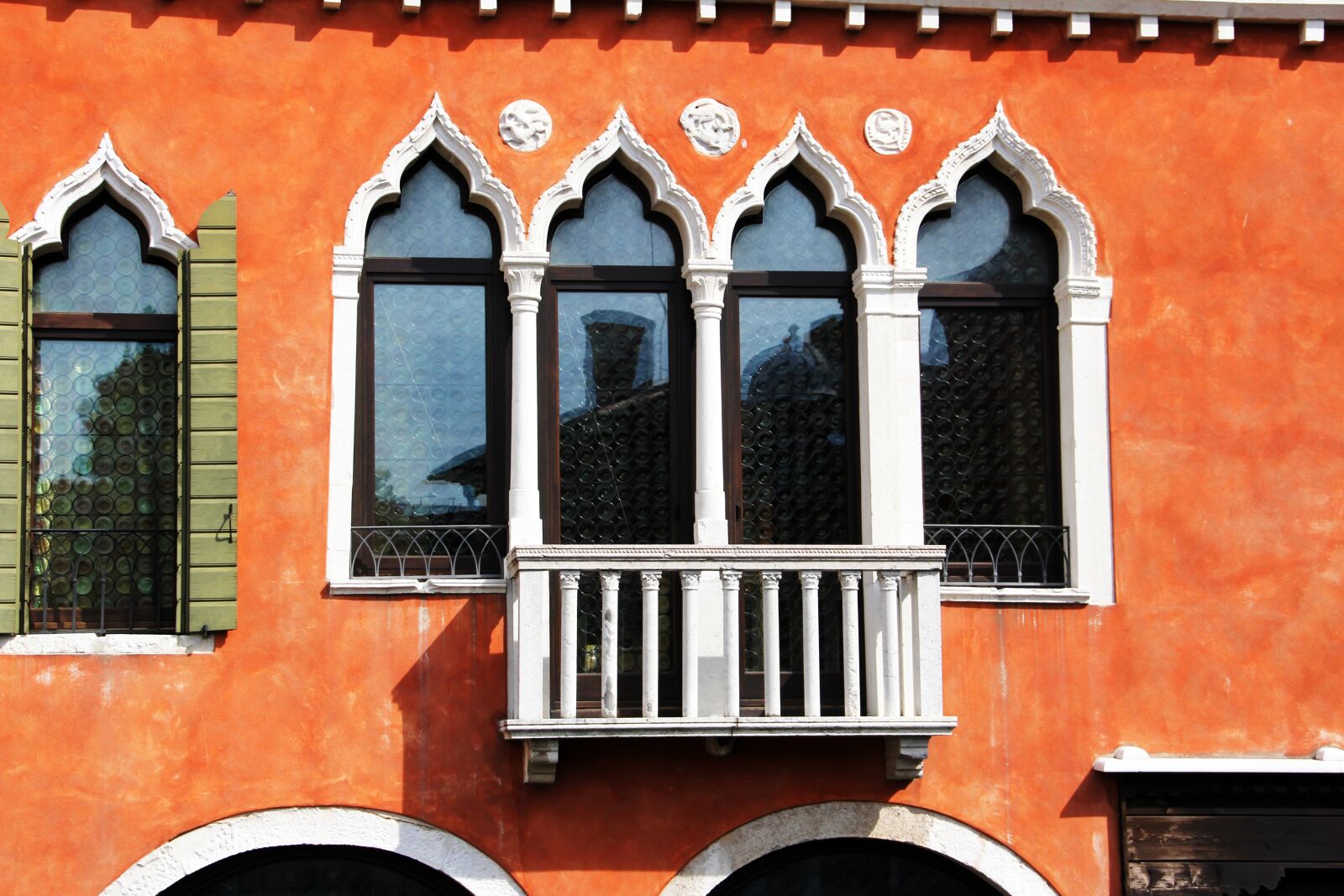 Canon EOS 60D sample photo. Balcony, historically, building photography