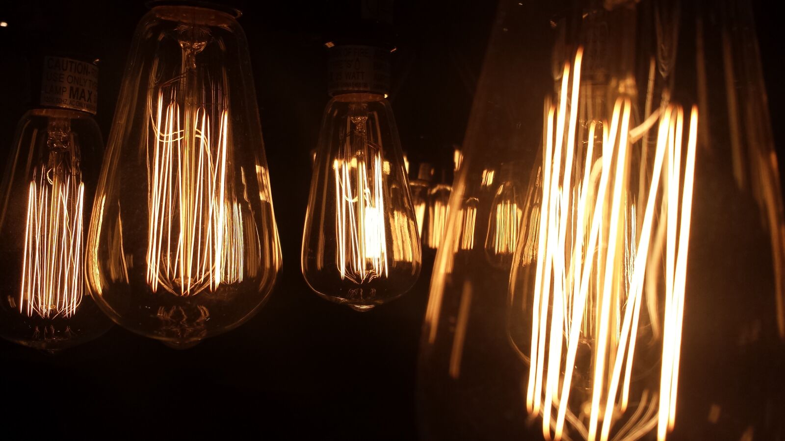 Samsung Galaxy S4 sample photo. Vintage, bulb, bulb in photography