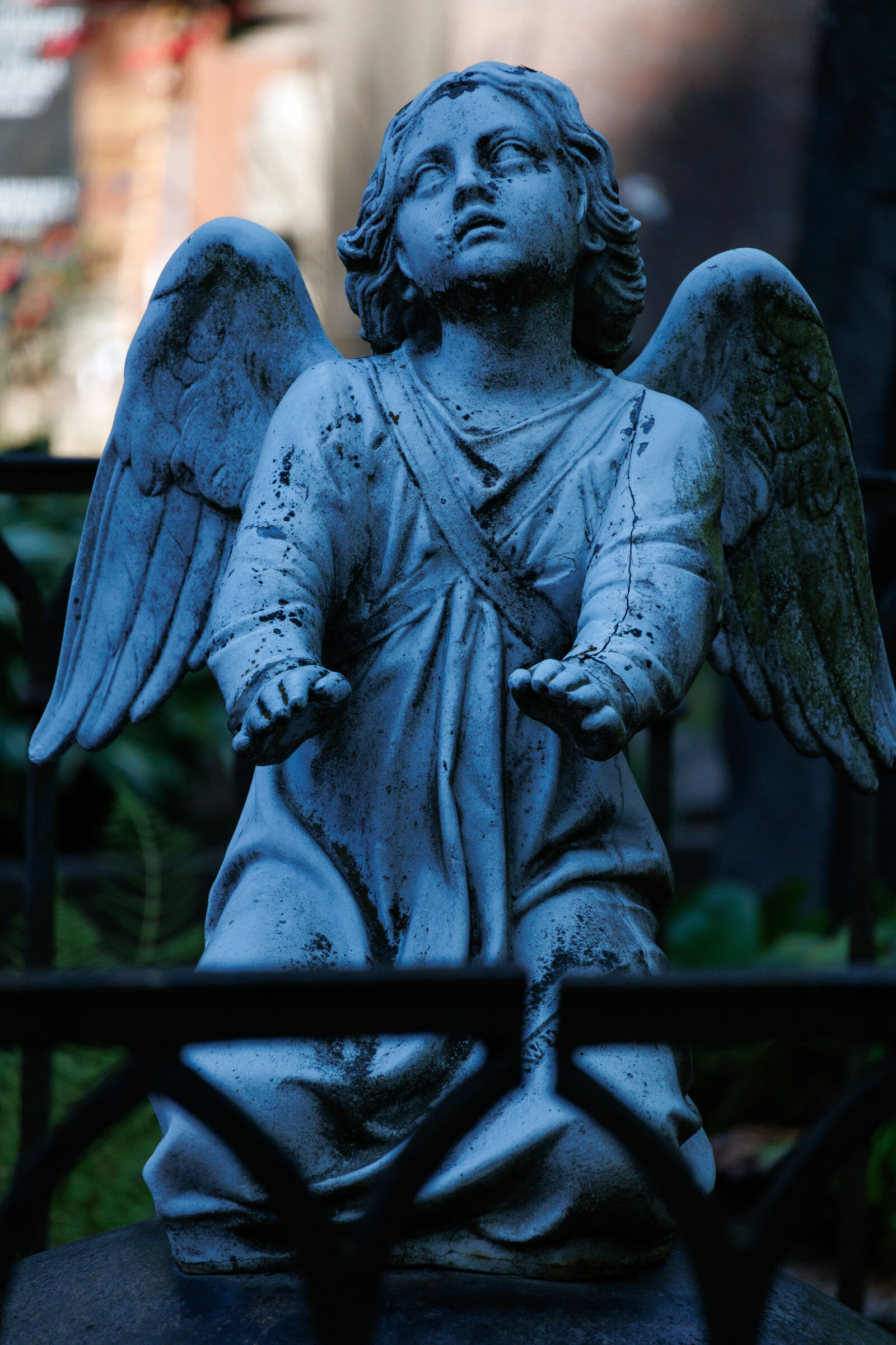 Canon RF-S 55-210mm F5.0-7.1 IS STM sample photo. Angel statue photography