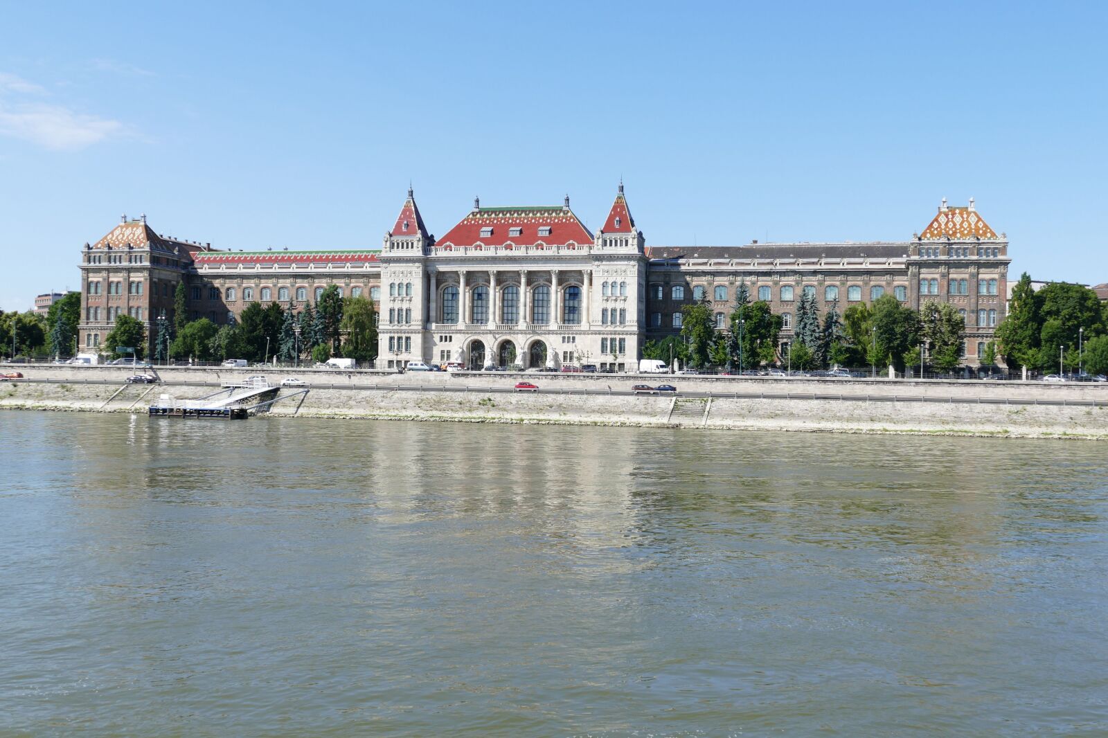 Panasonic Lumix DMC-FZ1000 sample photo. Budapest, hungary, building photography