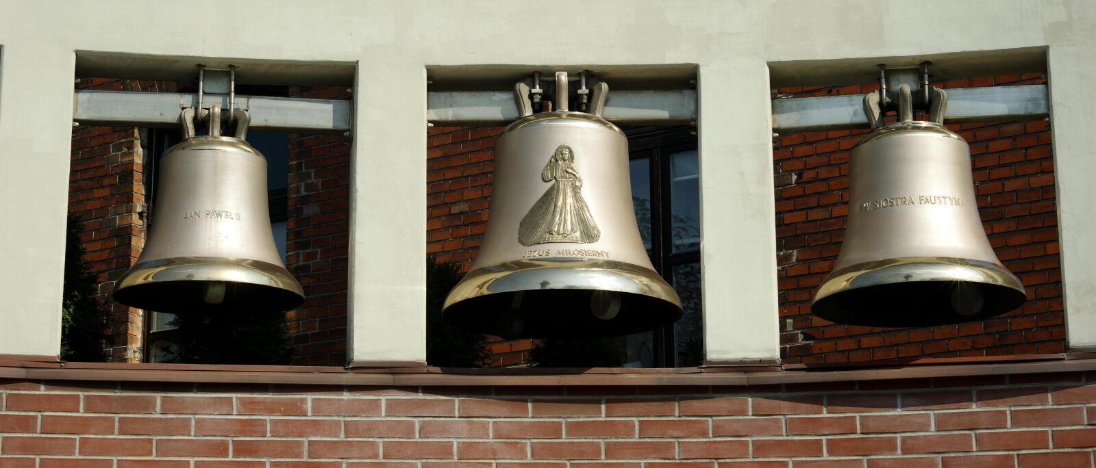 Sony Alpha DSLR-A290 sample photo. Bells, ringing, chapel photography