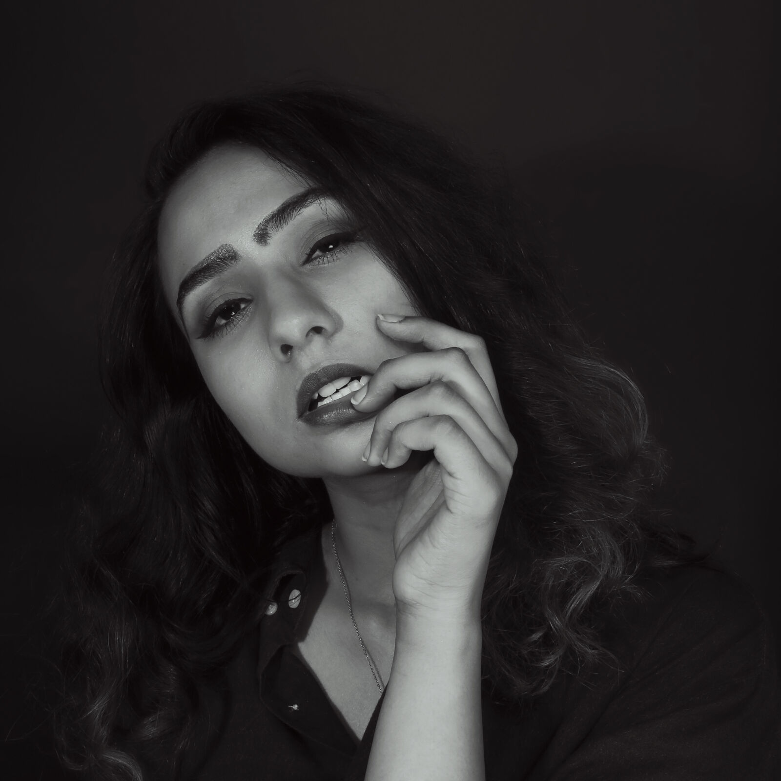 Canon EOS 700D (EOS Rebel T5i / EOS Kiss X7i) sample photo. Woman, in, black, top photography