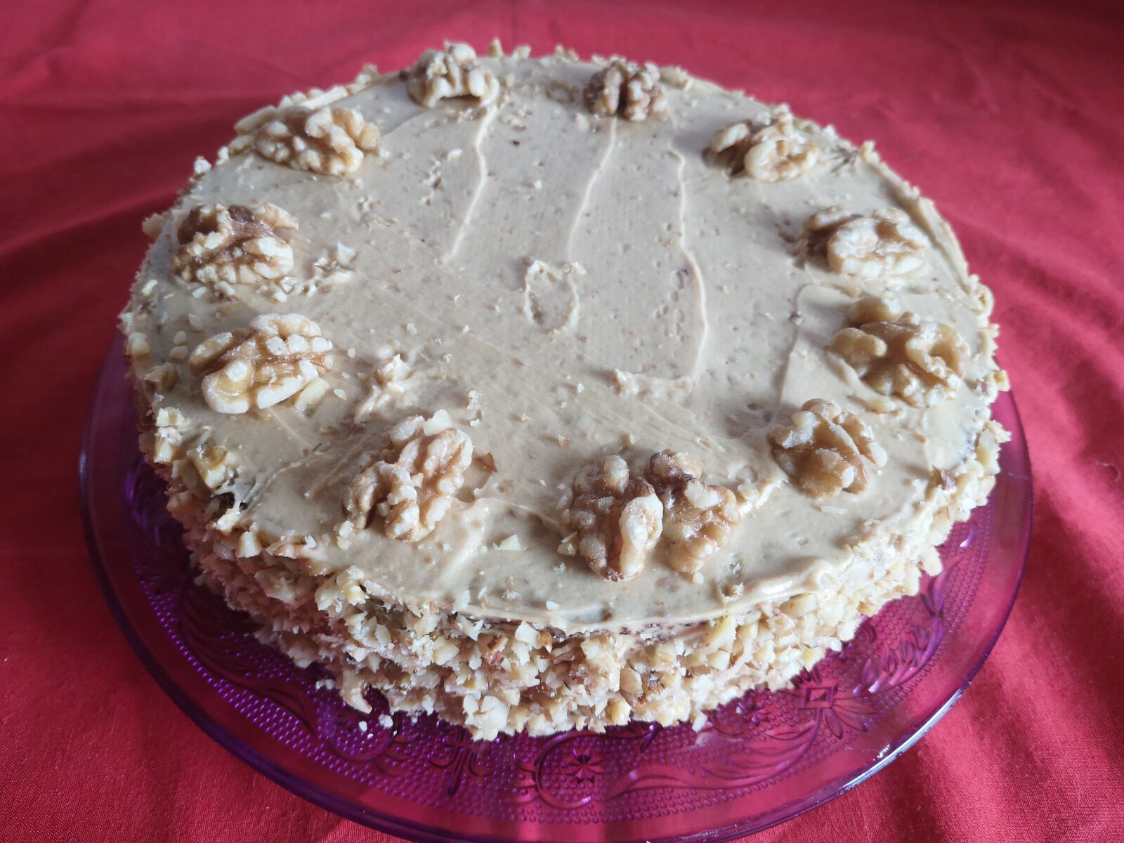 HUAWEI P20 sample photo. Coffee, walnut, cake photography
