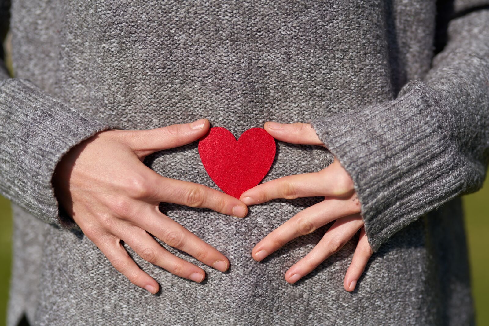 Sigma 85mm F1.4 DG HSM Art sample photo. Pregnant, child, valentine's day photography