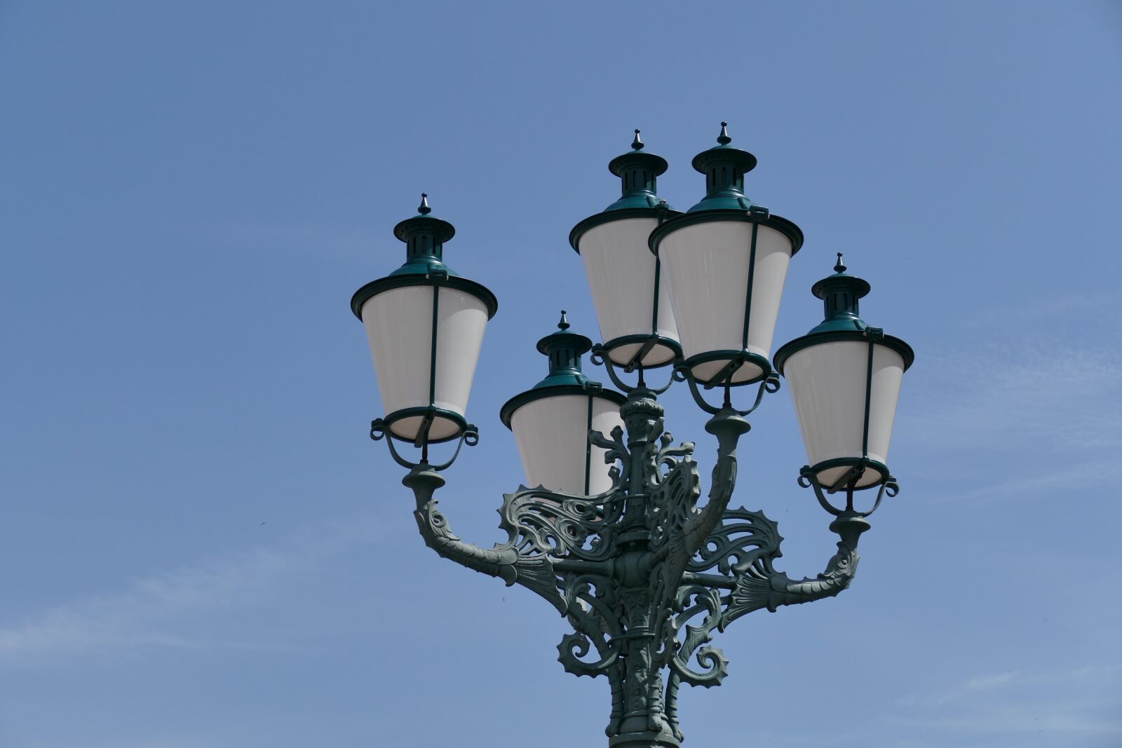 Panasonic Lumix DMC-FZ1000 sample photo. Street lamp, lantern, lighting photography