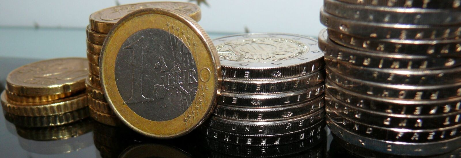 Leica V-LUX 1 sample photo. Euro, euro coin, money photography