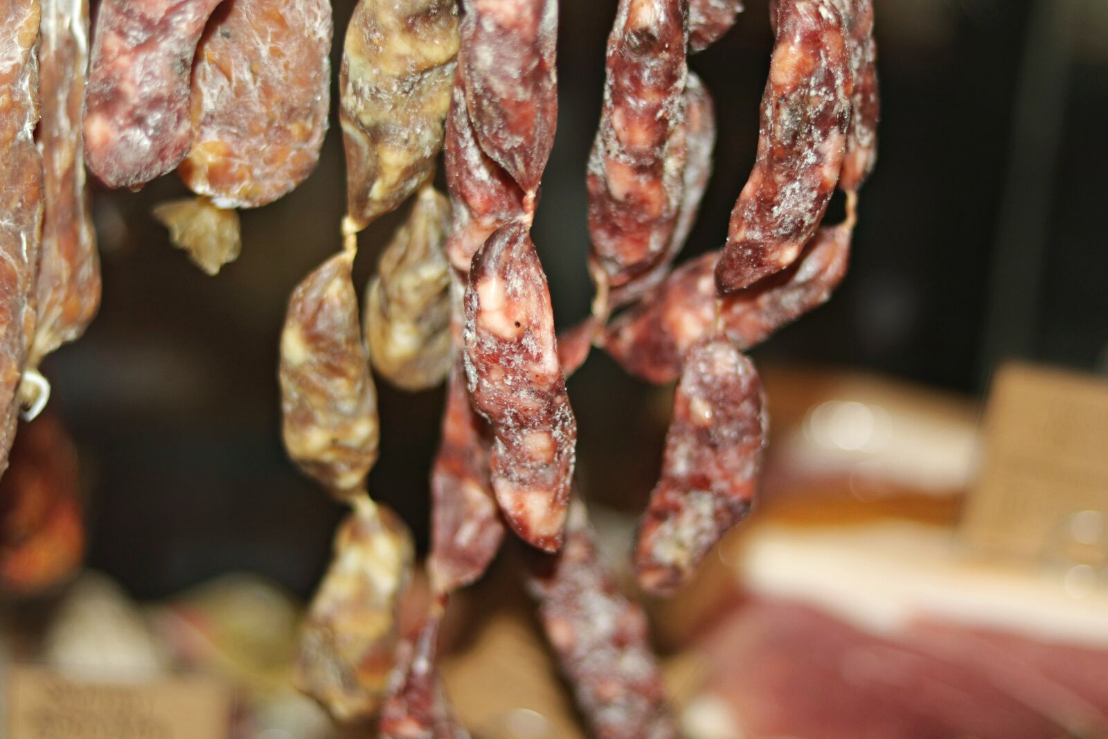 Canon EOS 80D + Canon EF 50mm F1.8 STM sample photo. Salami, sausage, cured sausage photography