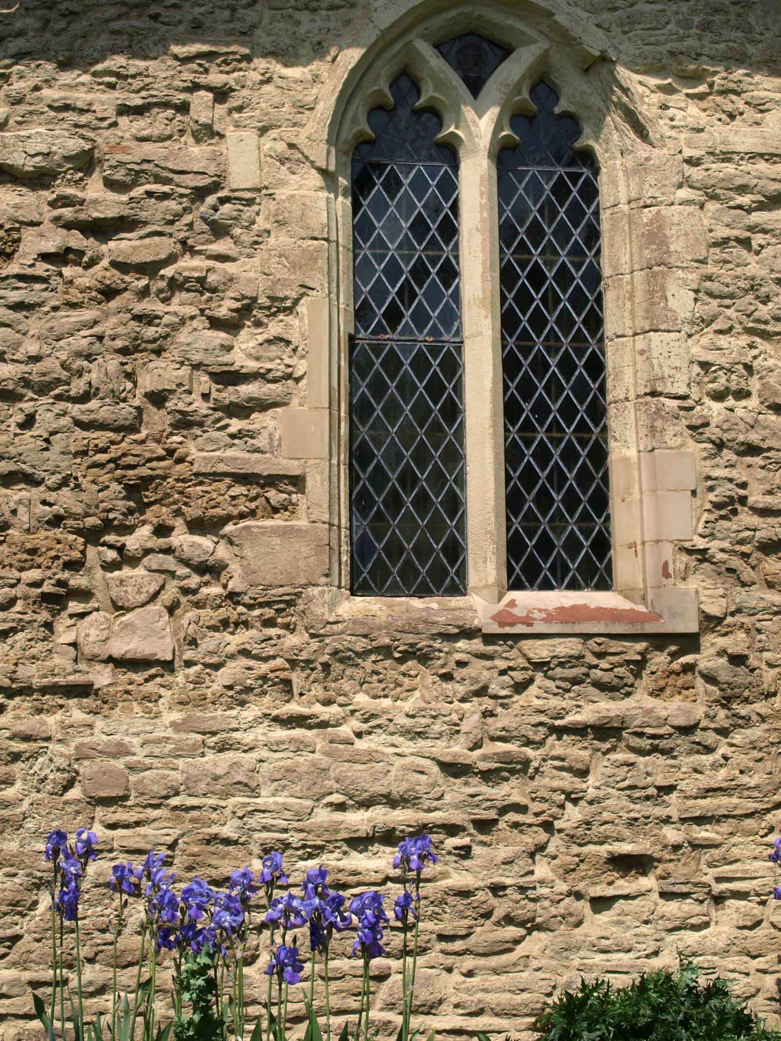 Olympus E-520 (EVOLT E-520) sample photo. Window, church, wall photography