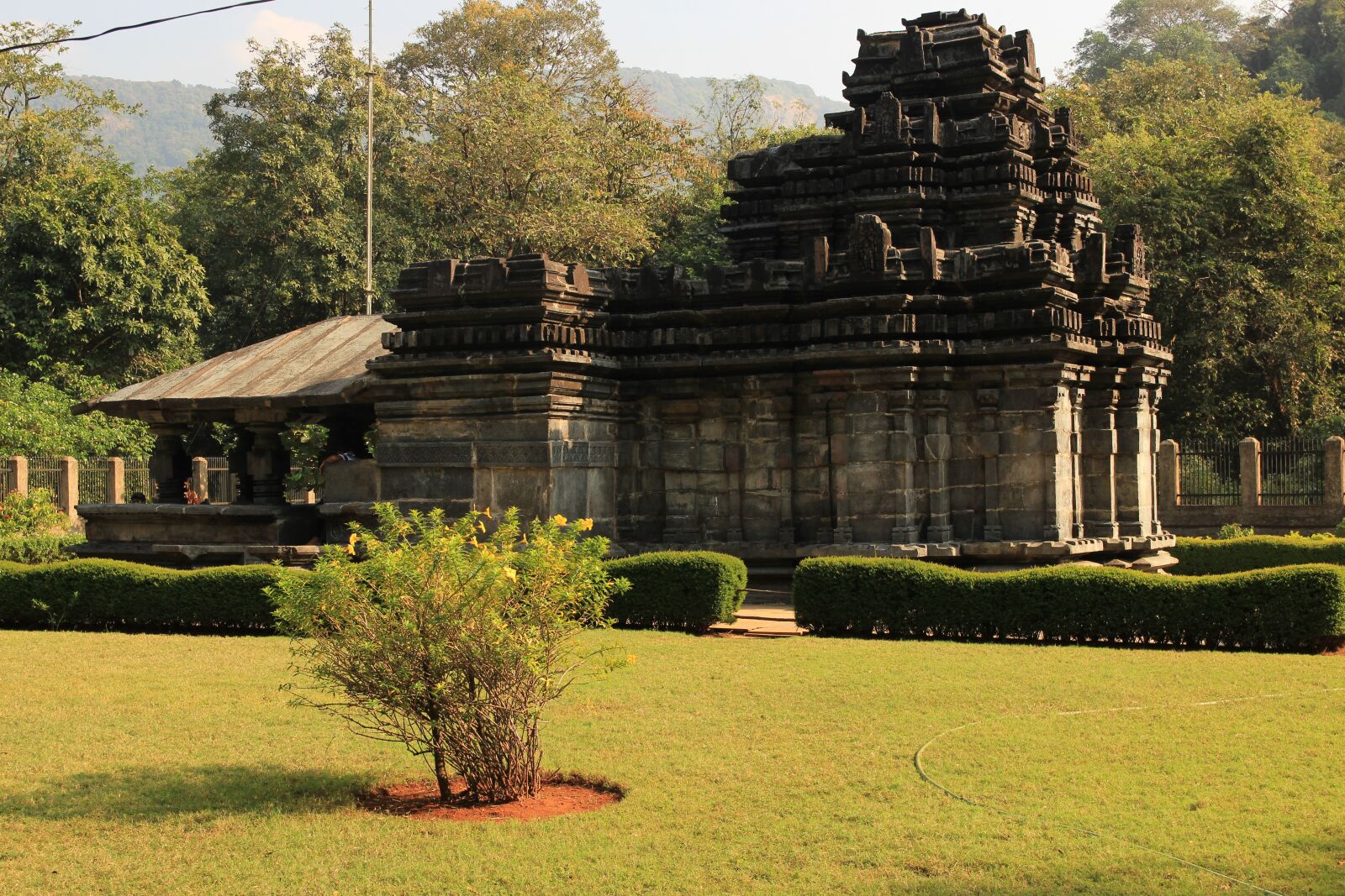 Canon EOS 600D (Rebel EOS T3i / EOS Kiss X5) sample photo. Rock temple, scenery, nature photography