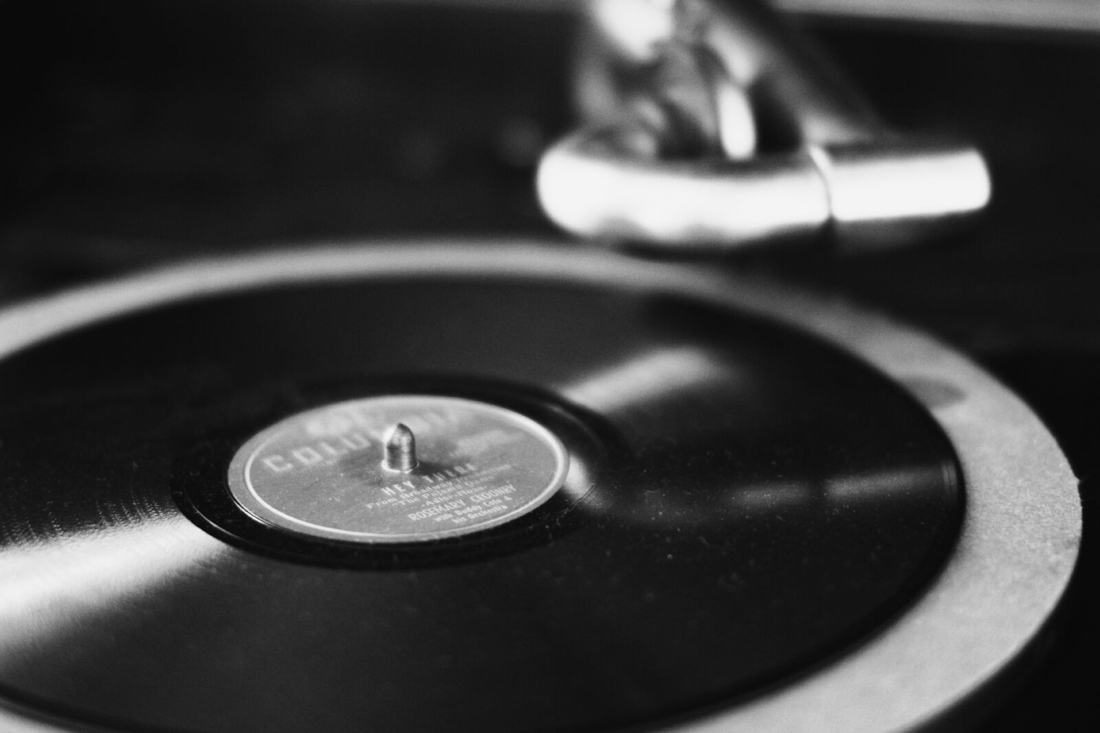 Canon EOS 60D sample photo. Victrola, antique, music photography