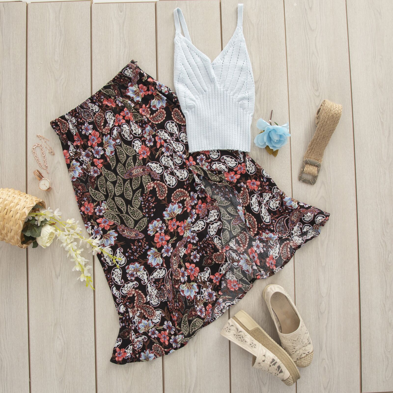Canon EF 24-105mm F4L IS USM sample photo. Clothing, clothes, fashion photography