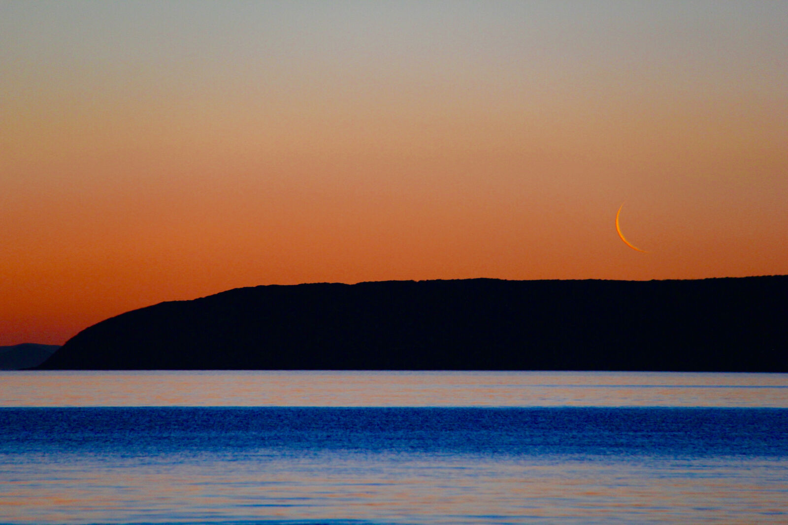 Canon EOS 60D sample photo. Crescent, moon, evening, sky photography
