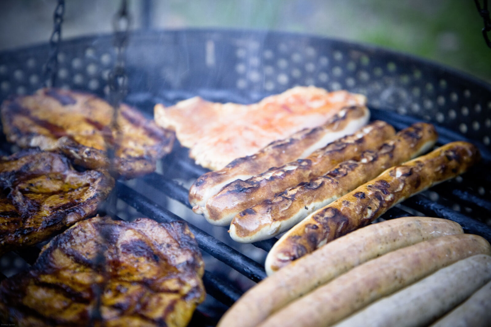 Canon EOS 5D + Canon EF 24-105mm F4L IS USM sample photo. Food, dinner, cooking, meat photography