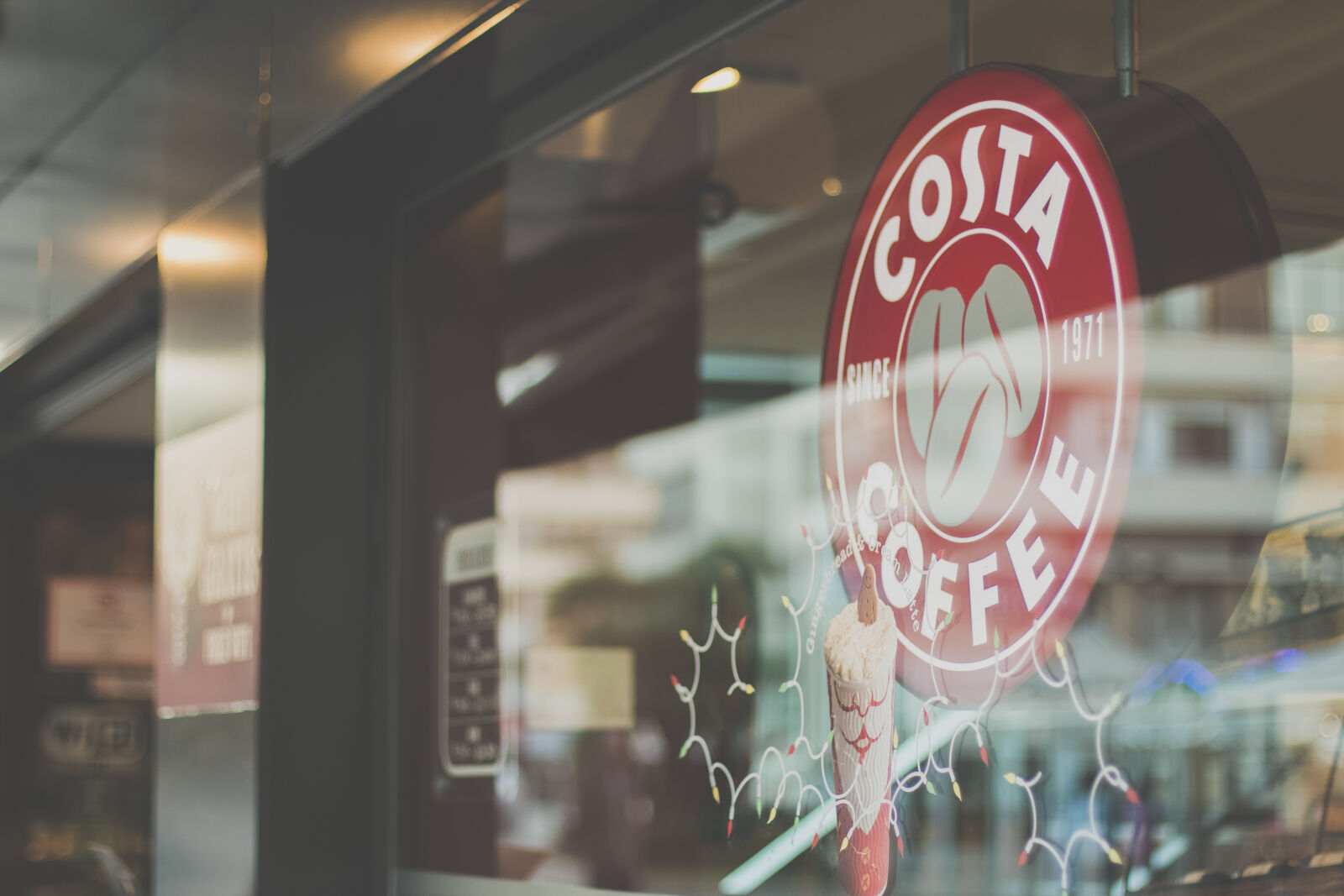 Canon EOS 70D + Canon EF 50mm F1.4 USM sample photo. Costa, coffee, store photography