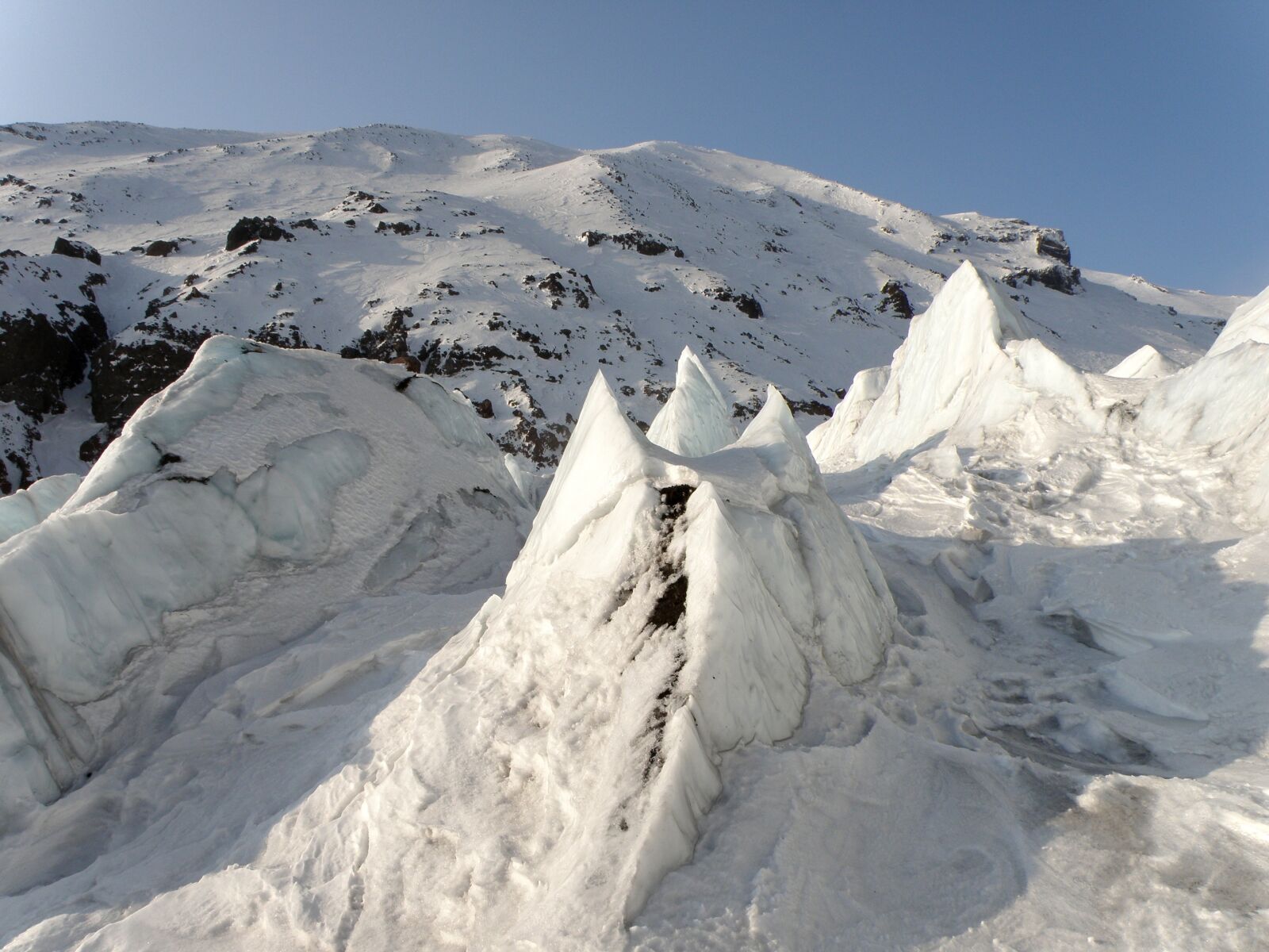 Olympus SP570UZ sample photo. Glacier, volcano, blocks photography