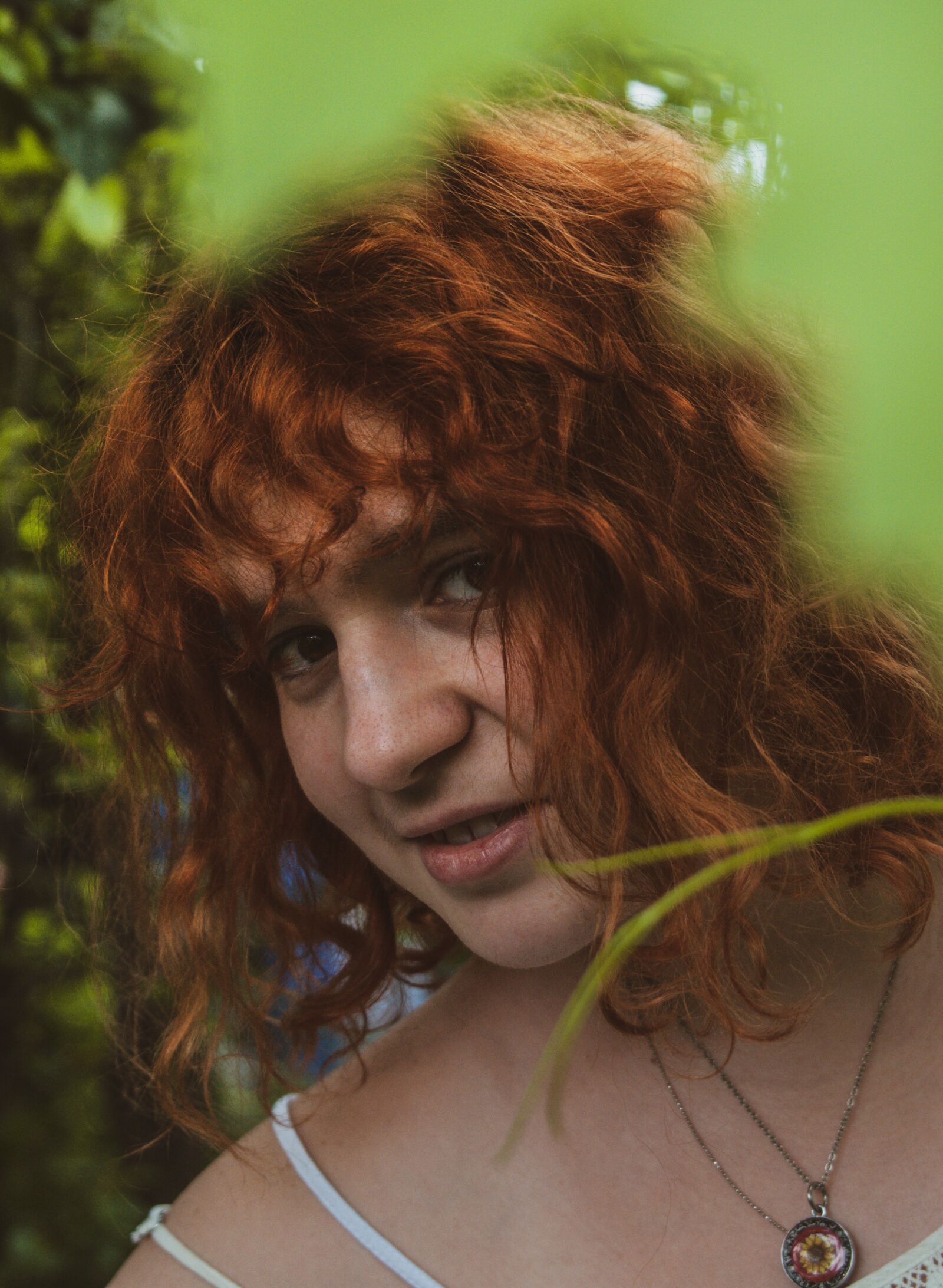 Nikon D90 sample photo. Smile, upwards, portrait photography
