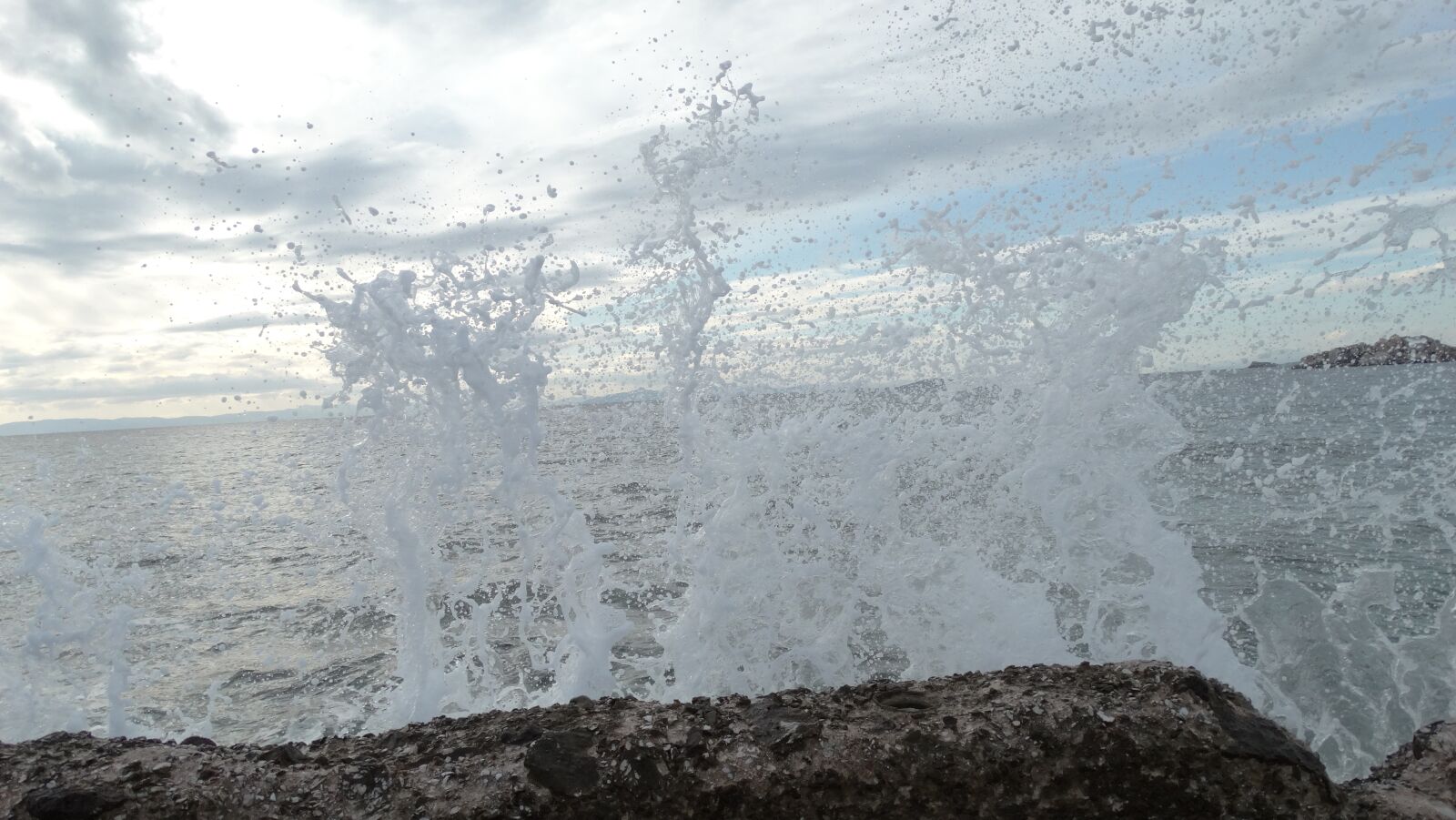 Sony Cyber-shot DSC-HX300 sample photo. Sea, waves, splashes photography