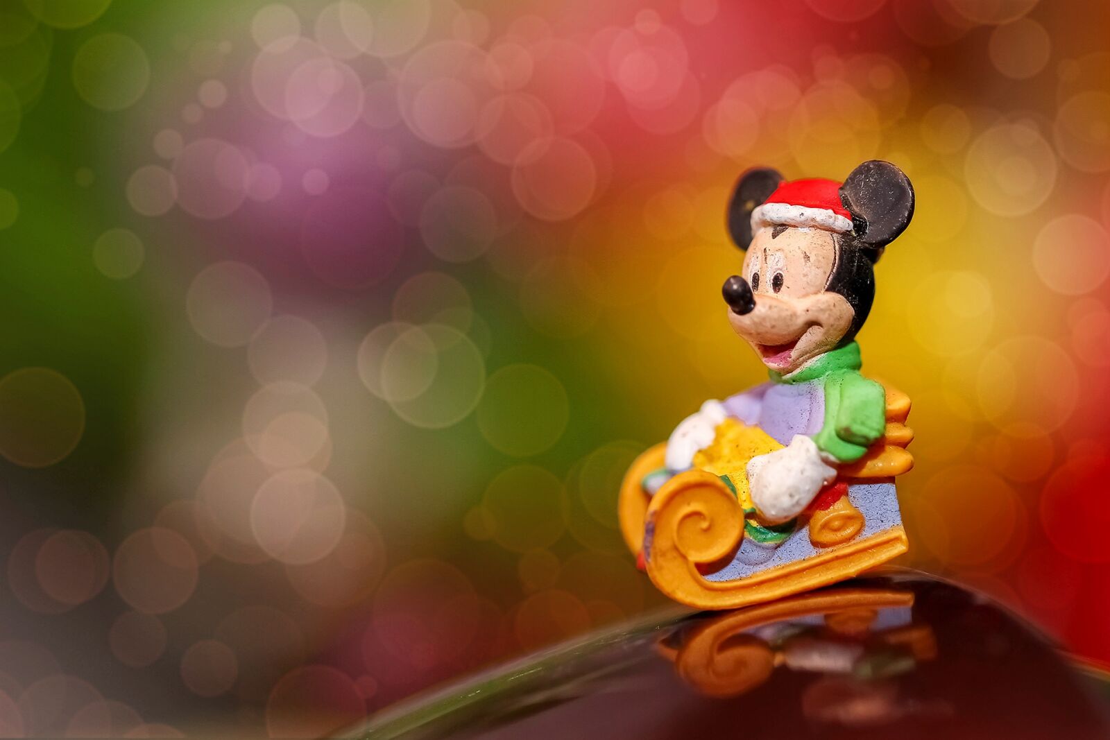 Canon EF 100mm F2.8L Macro IS USM sample photo. Christmas, decoration, mickey photography