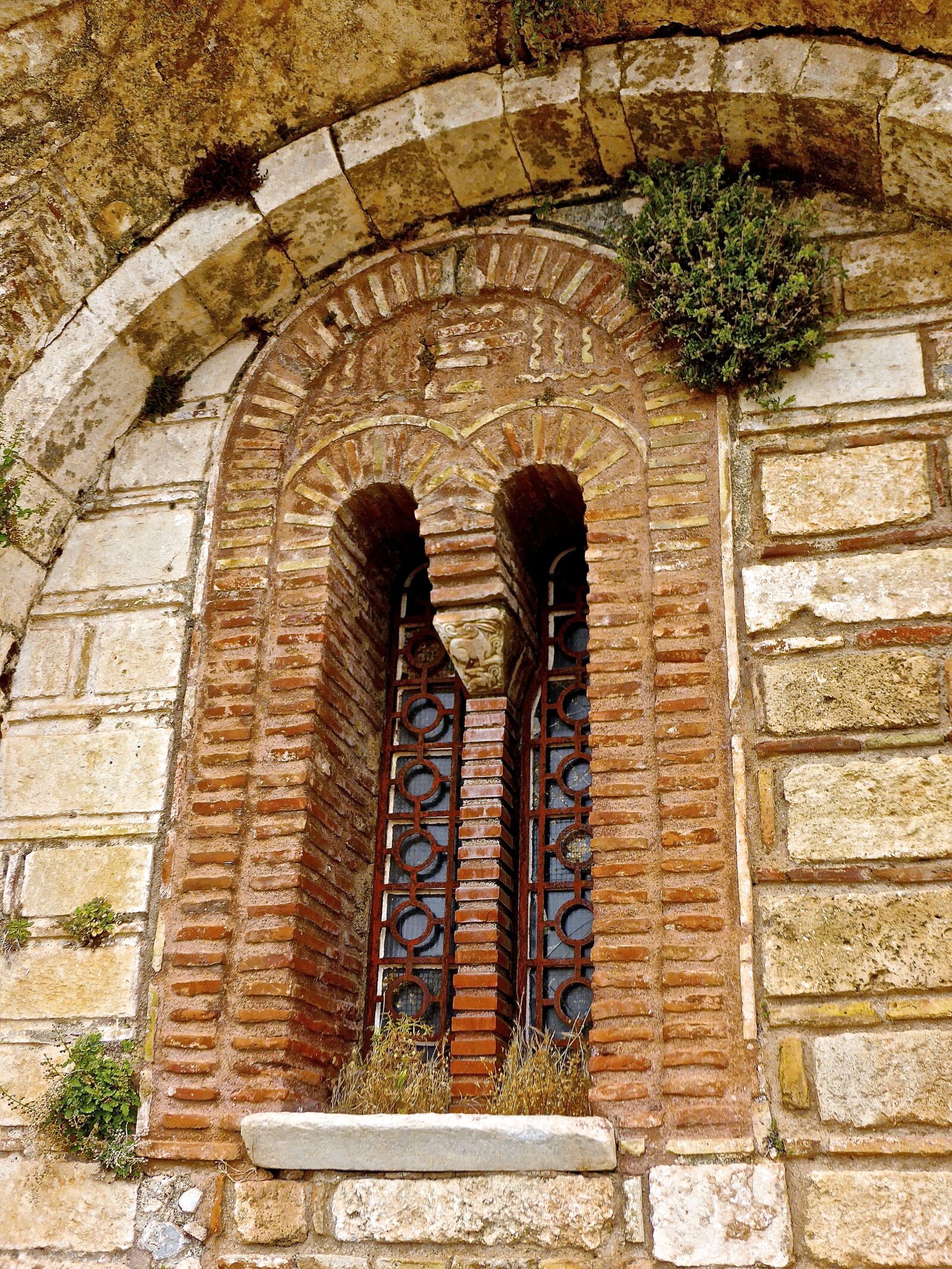 Panasonic DMC-TZ41 sample photo. Window, classic, brickwork photography