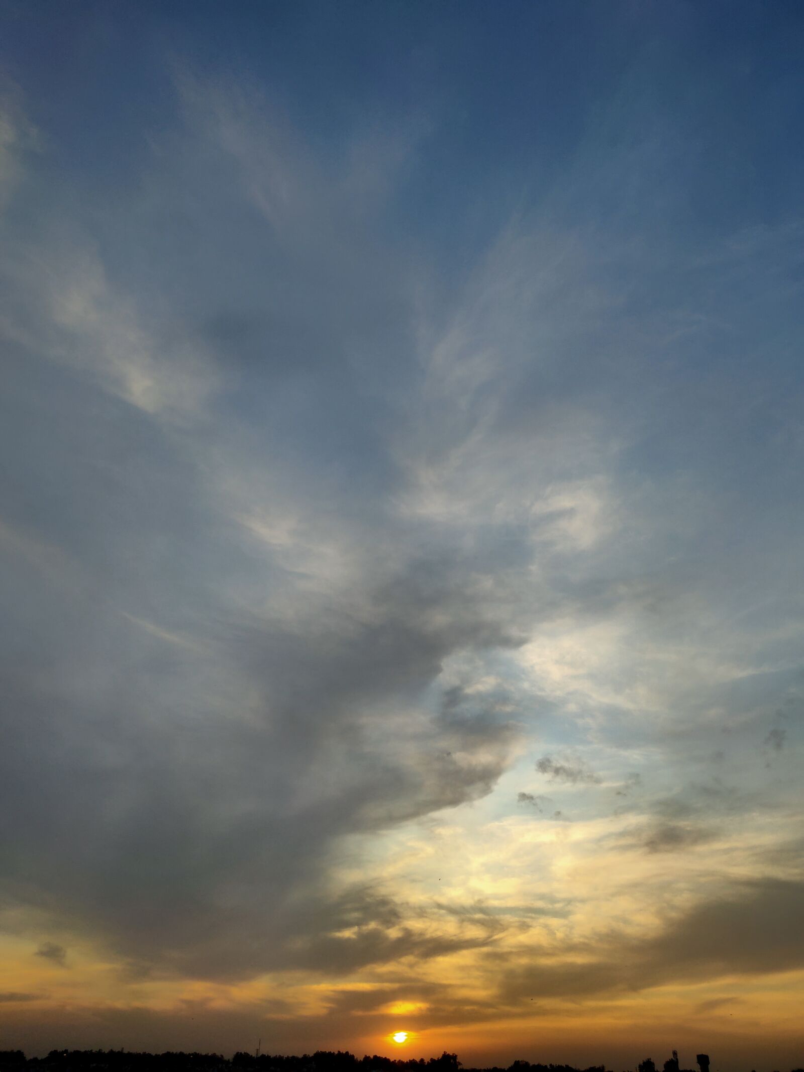 Realme XT sample photo. Sunset, sky, clouds photography