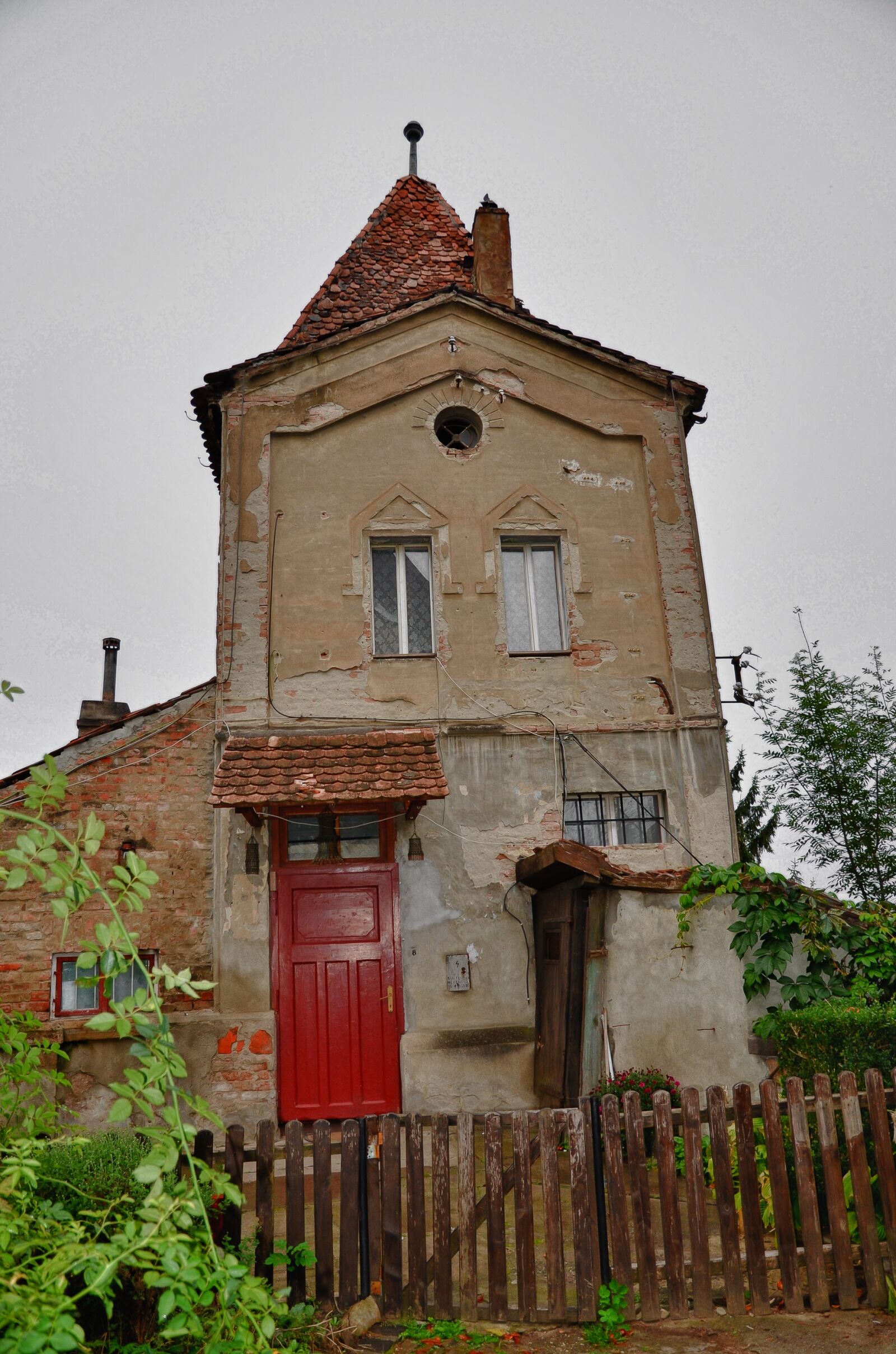 Nikon D7000 sample photo. Thigishoara, house, old photography