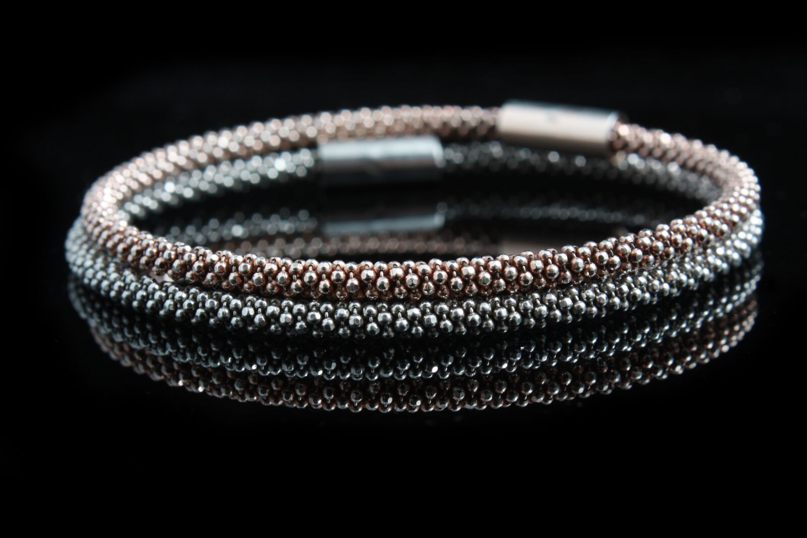 Canon EOS 450D (EOS Rebel XSi / EOS Kiss X2) sample photo. Armlet, bracelet, jewel photography
