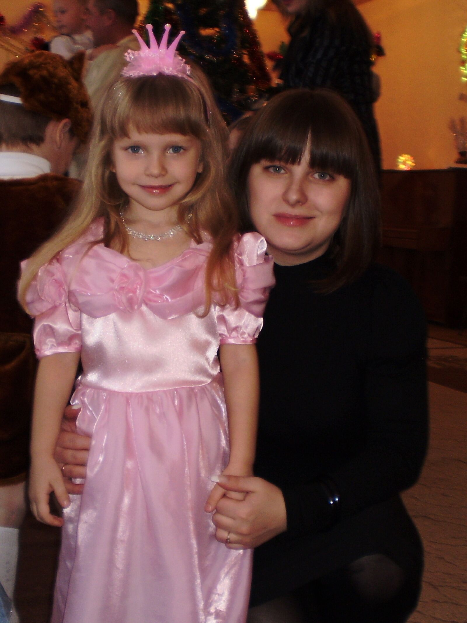 Olympus FE20,X15,C25 sample photo. Family, mom, daughter photography