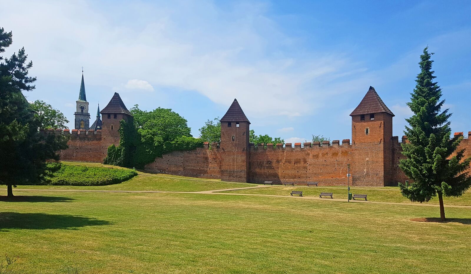 Samsung Galaxy S7 Edge sample photo. Nymburk, the walls of photography
