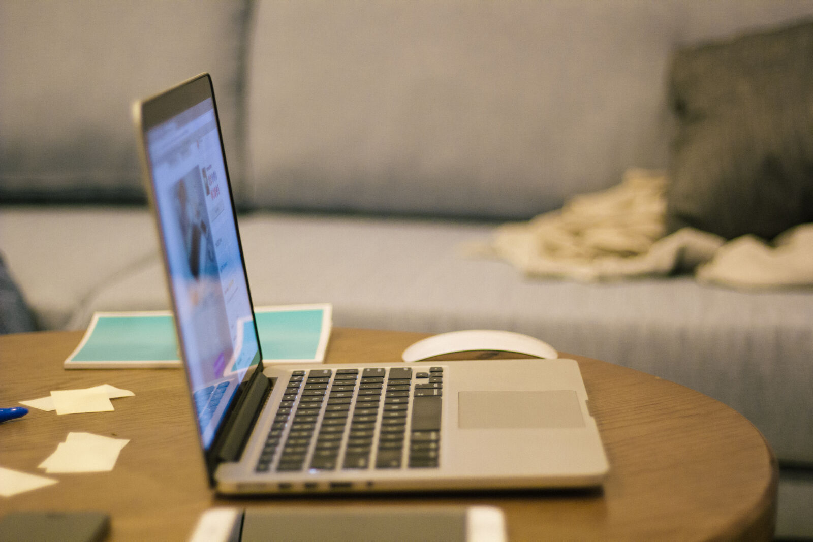 Canon EOS 60D + Canon EF 50mm F1.8 II sample photo. Designer, laptop, macbook, macbook photography