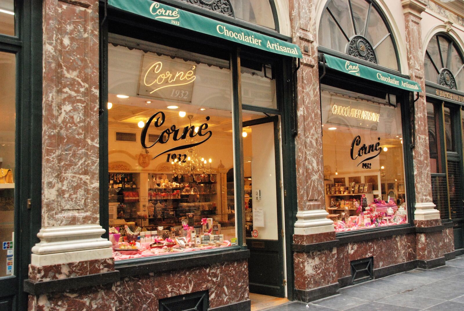 Nikon D80 sample photo. Chocolate, chocolaterie, shop photography