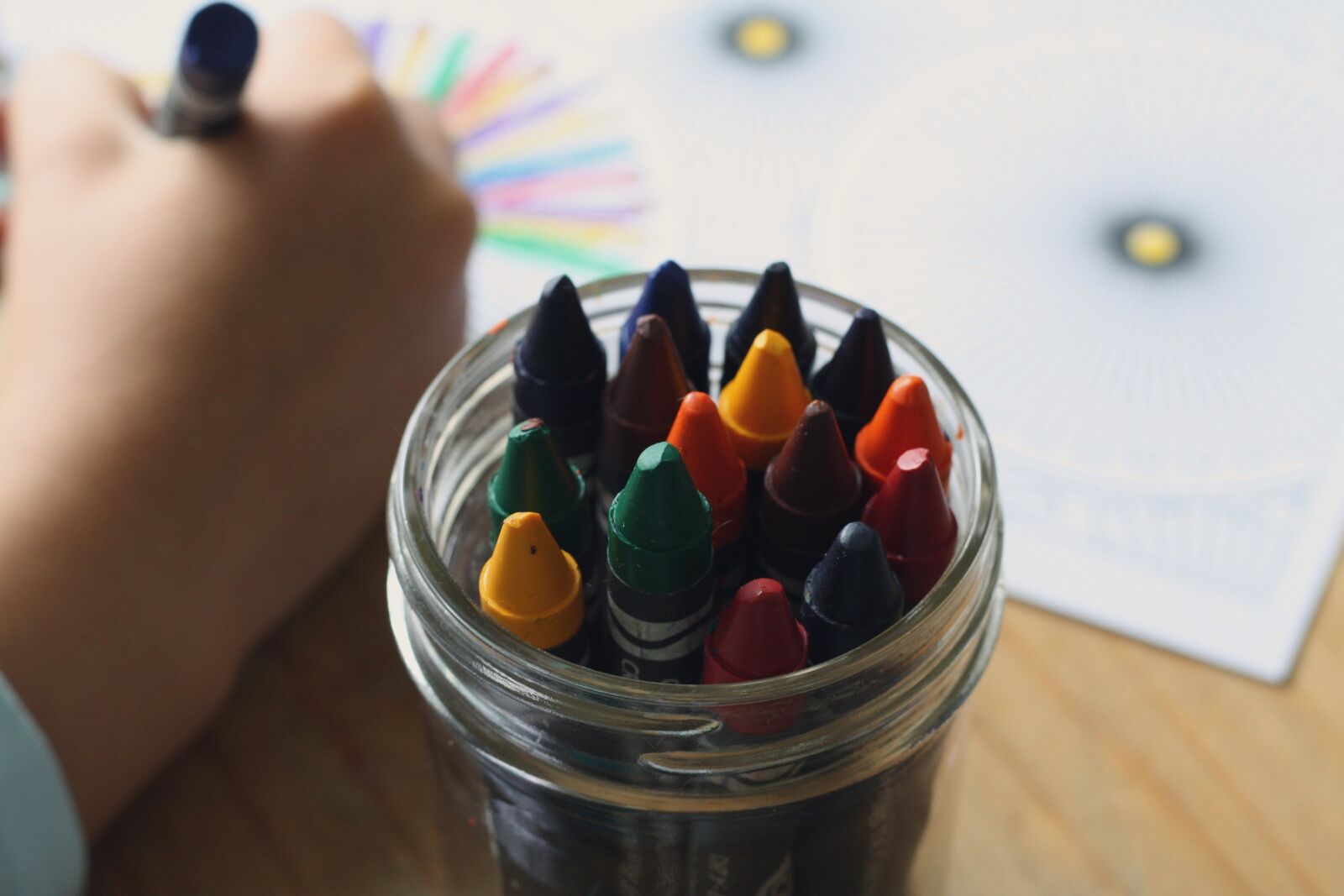 Canon EOS 1000D (EOS Digital Rebel XS / EOS Kiss F) sample photo. Crayons, coloring book, coloring photography