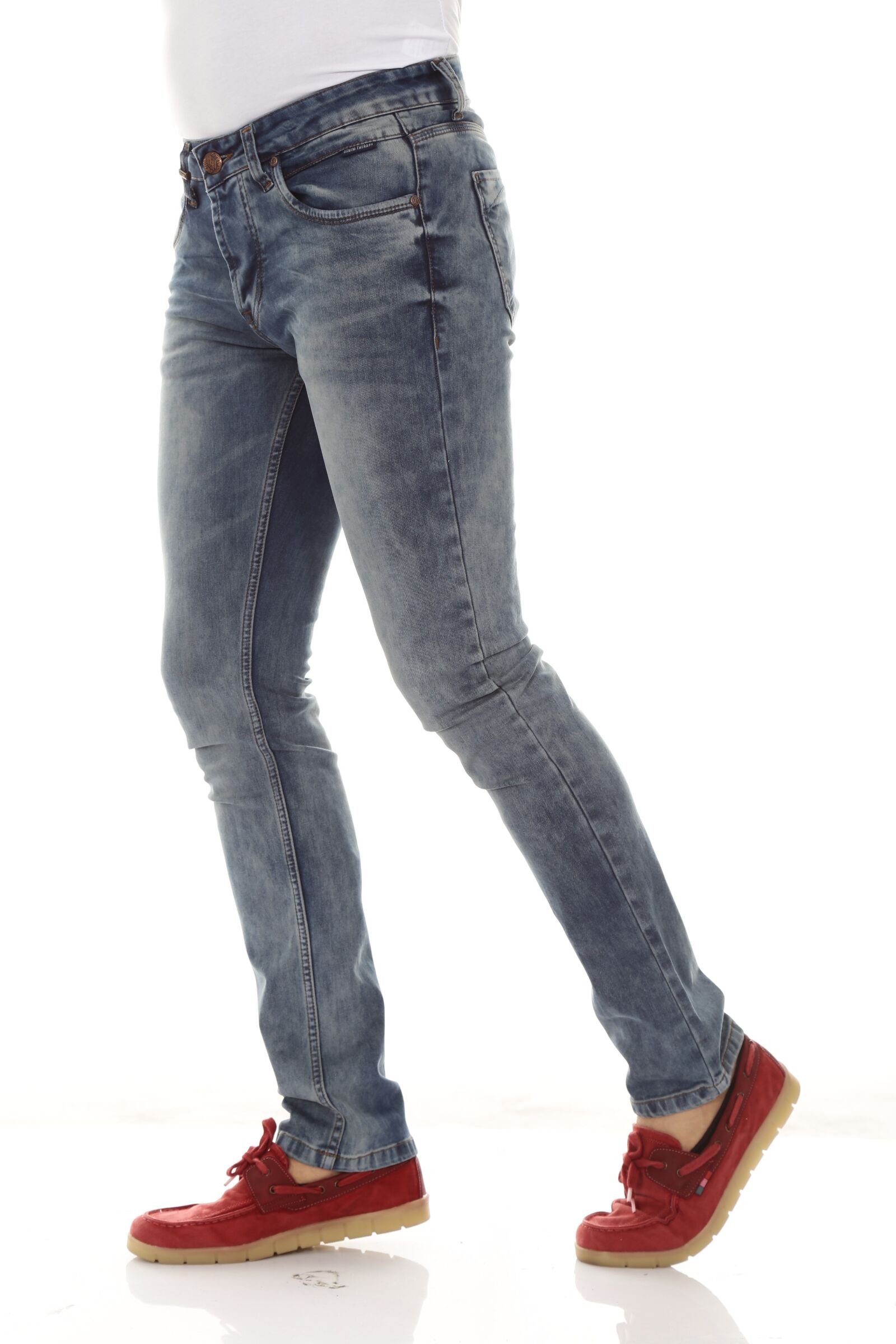 Canon EOS 6D + Canon EF 24-105mm F4L IS USM sample photo. Pants, denim, shoes photography