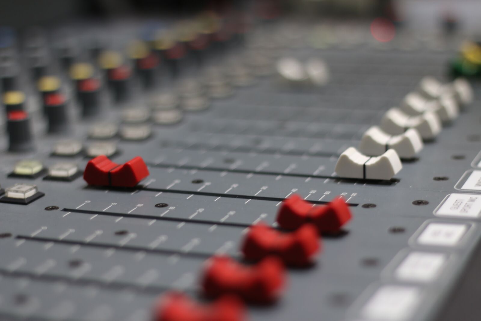 Canon EOS 70D + Canon EF 50mm F1.8 II sample photo. Radio, fader, broadcast photography