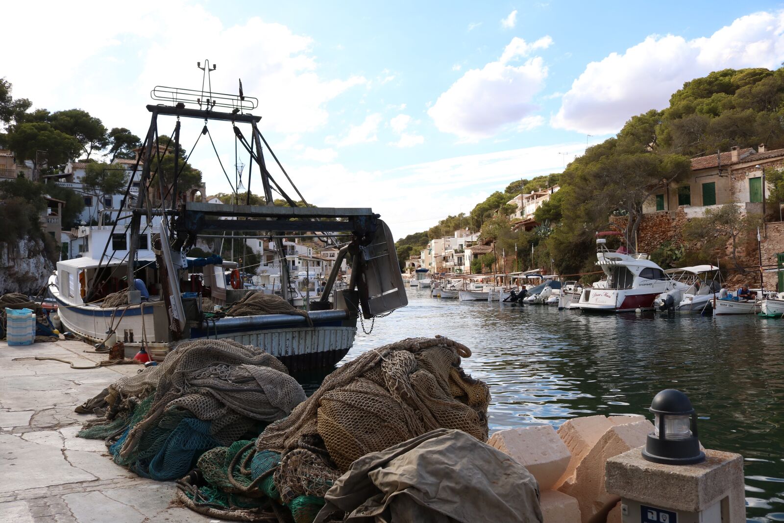 Canon EOS 750D (EOS Rebel T6i / EOS Kiss X8i) sample photo. Mallorca, cala figuera, fishing photography