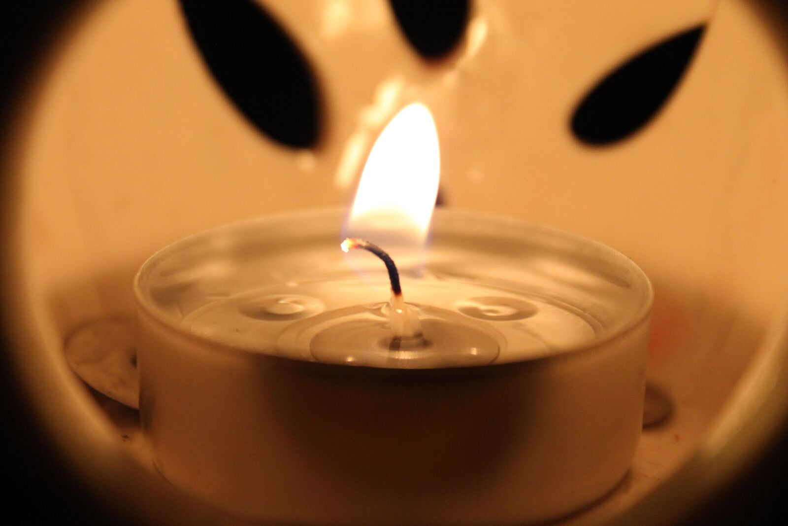 Canon EOS 1100D (EOS Rebel T3 / EOS Kiss X50) sample photo. Candle, fire, light photography
