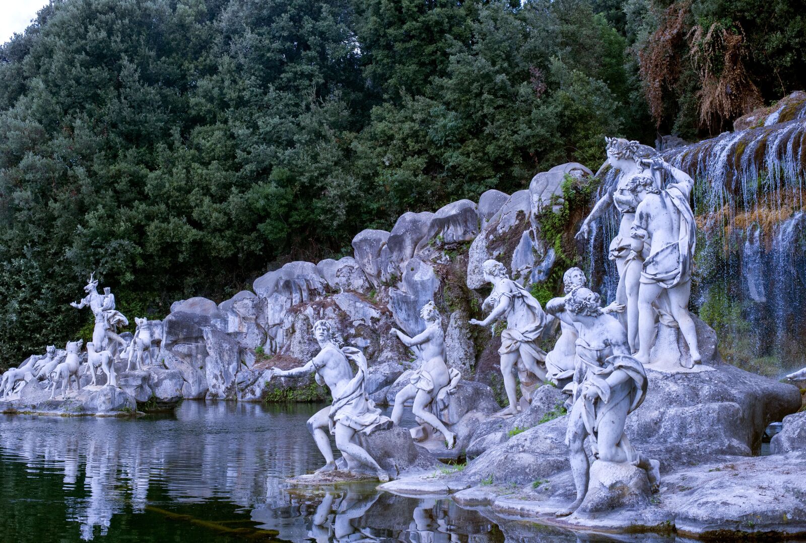 Nikon Df sample photo. Statues, water, fountain photography