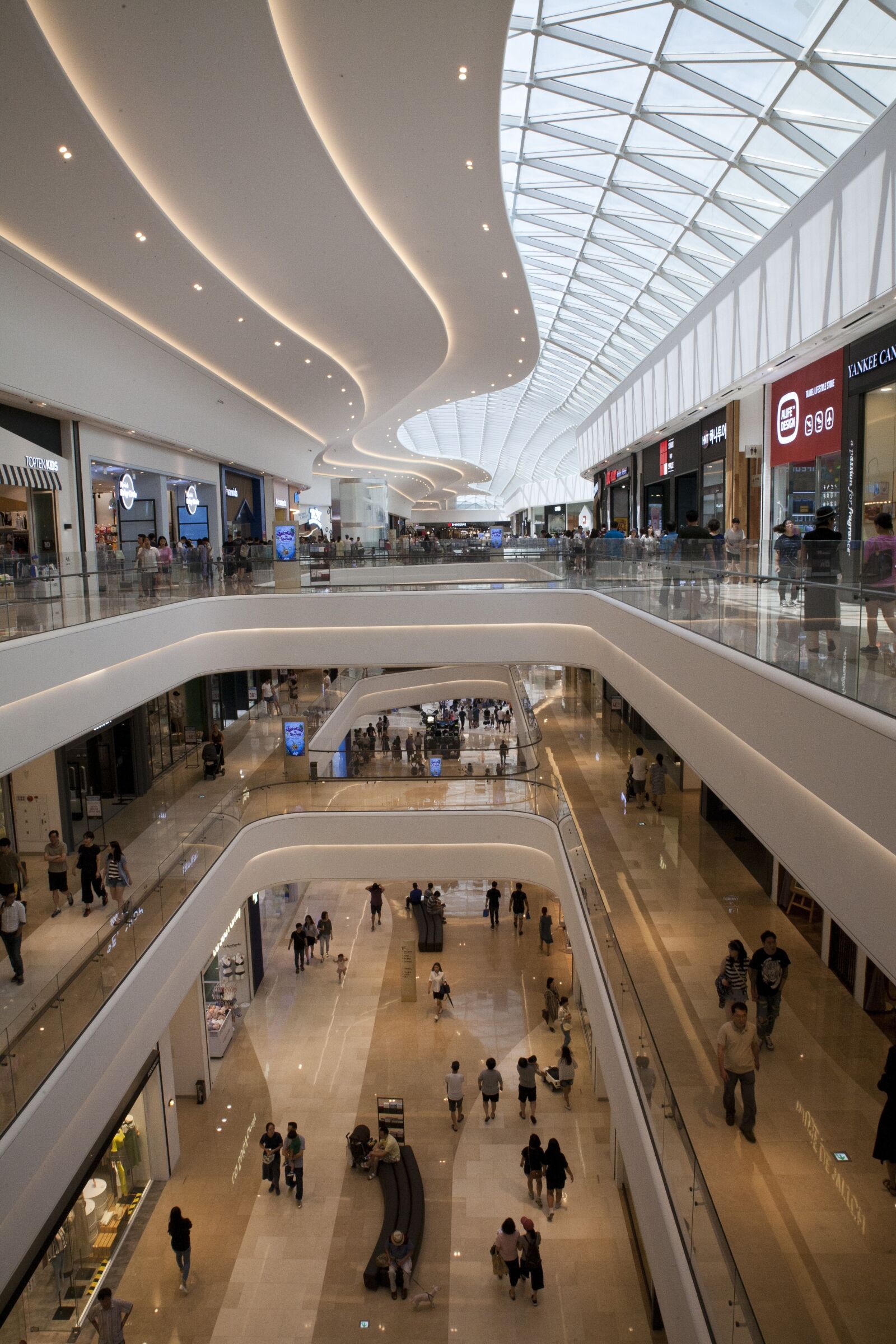 Canon EOS 5D sample photo. Shopping, mall, korea photography