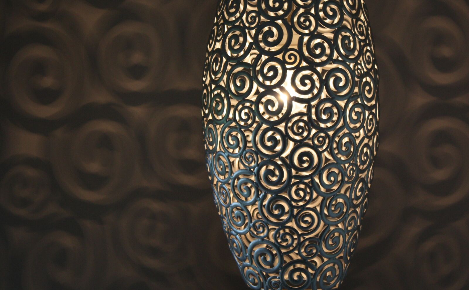 Canon EOS 450D (EOS Rebel XSi / EOS Kiss X2) sample photo. Still life, light, shadow photography