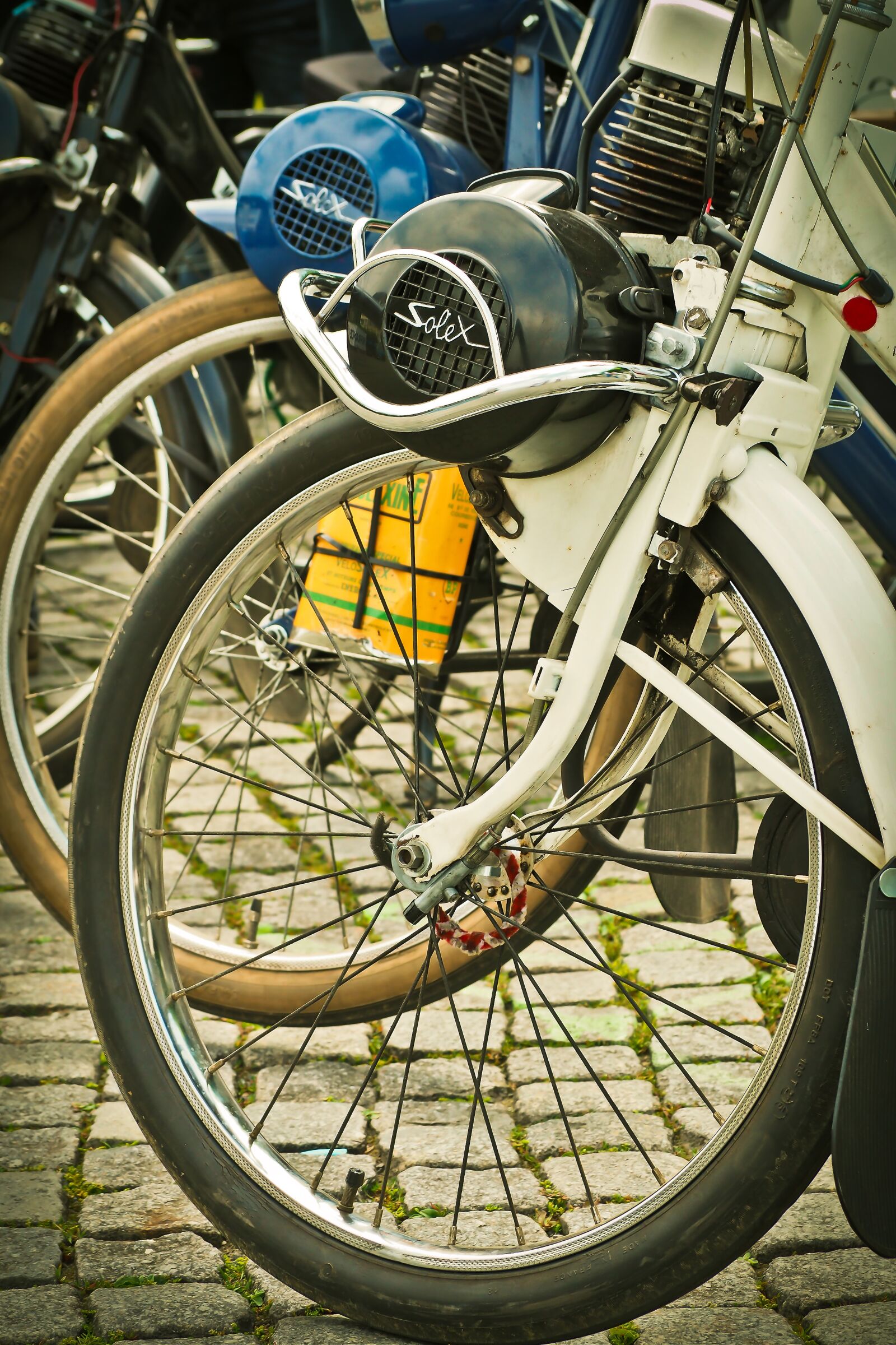 Olympus OM-D E-M10 sample photo. Velosolex, moped, vintage photography