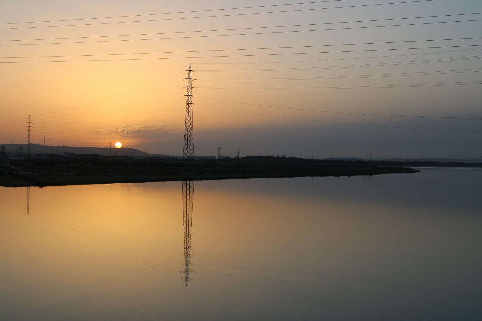 Canon EOS 2000D (EOS Rebel T7 / EOS Kiss X90 / EOS 1500D) sample photo. River, dawn, the port photography