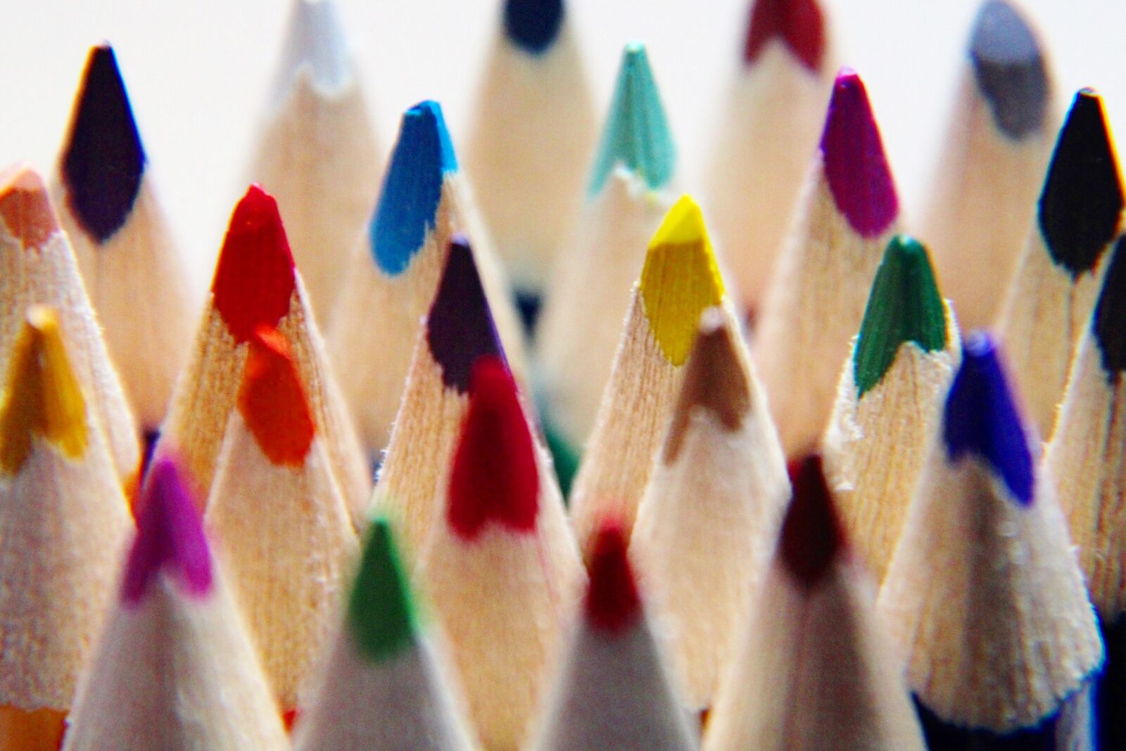 Canon EOS 2000D (EOS Rebel T7 / EOS Kiss X90 / EOS 1500D) sample photo. Colored pencils, pens, paint photography