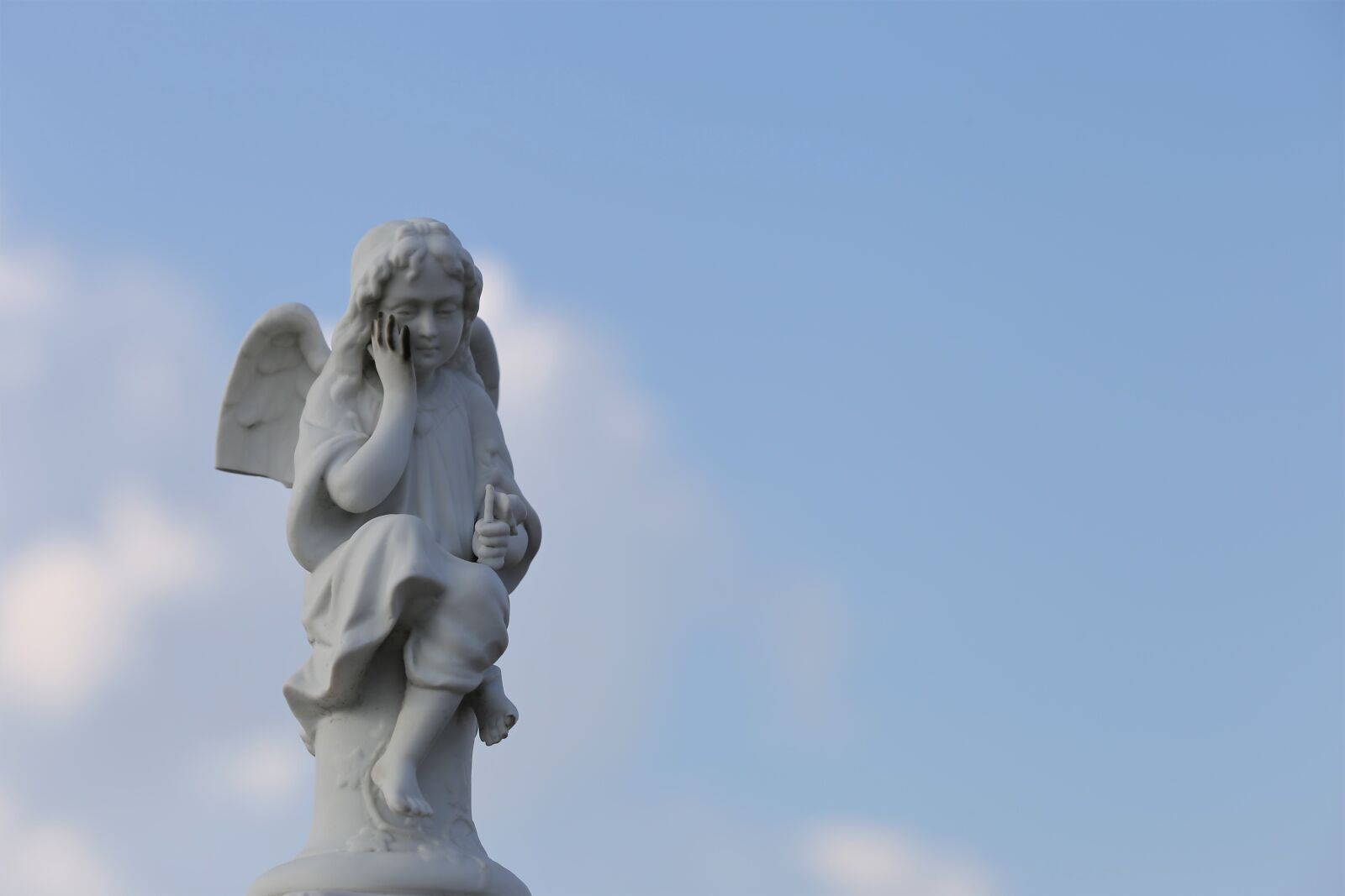 Canon EF 70-300 F4-5.6 IS II USM sample photo. Little angel, thinking, sad photography