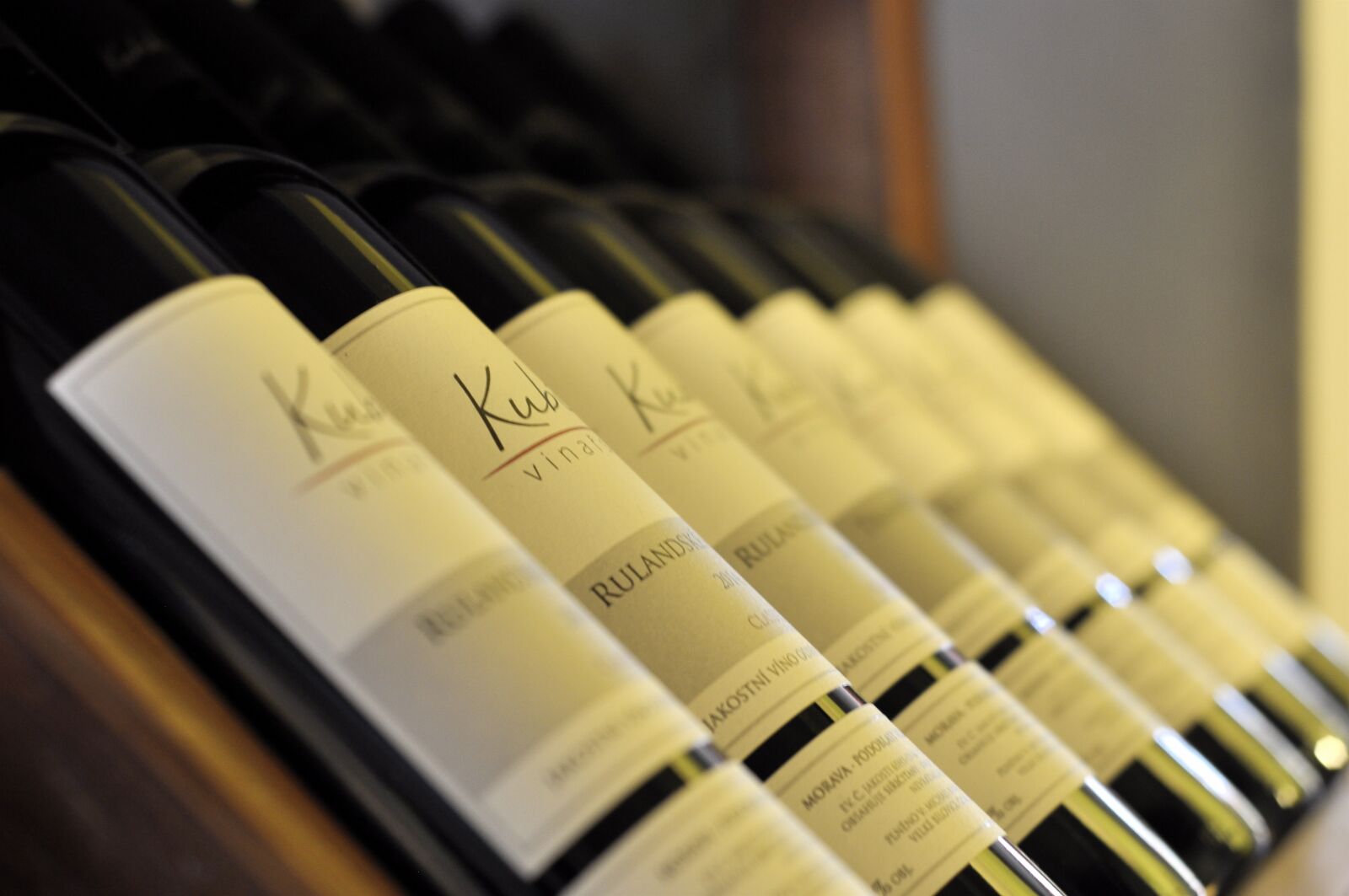 Nikon D90 sample photo. Wine, glass bottle, a photography