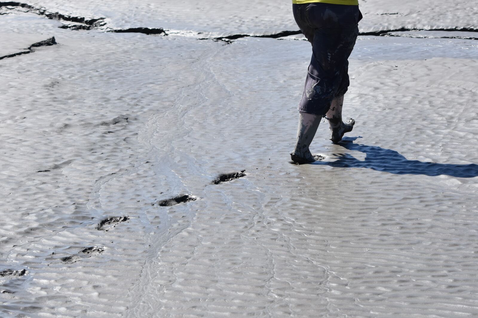 Nikon D7200 sample photo. Footprints, mud, beach photography