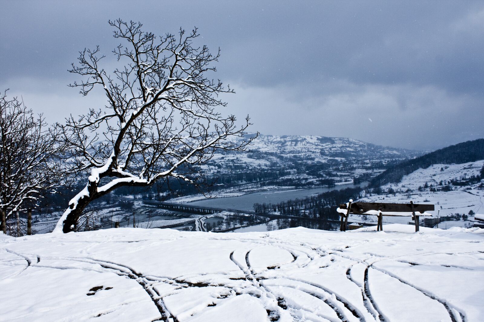 Canon EOS 500D (EOS Rebel T1i / EOS Kiss X3) sample photo. Snow, landscape, nature photography