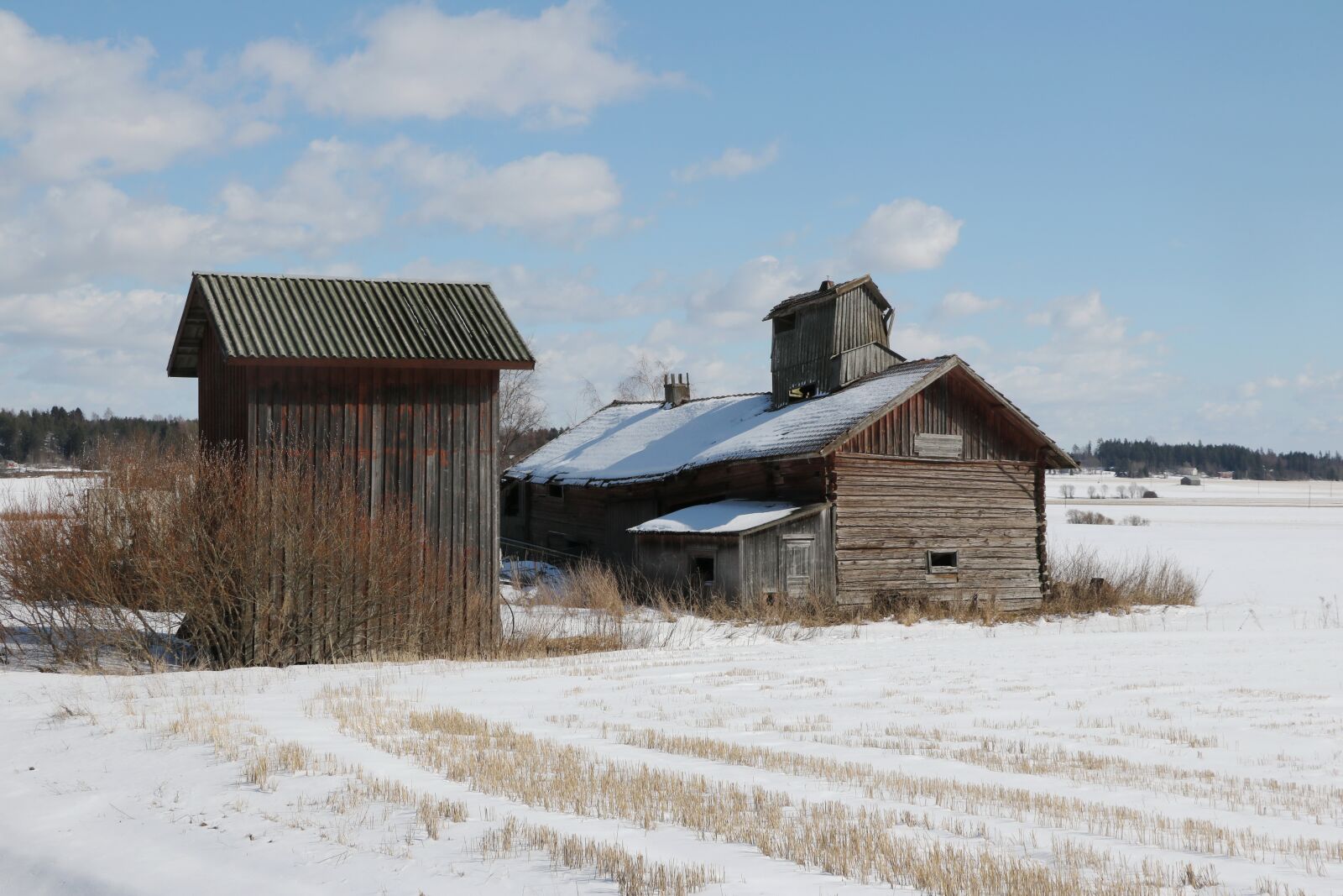 Canon EOS 750D (EOS Rebel T6i / EOS Kiss X8i) sample photo. Barn, winter, old building photography