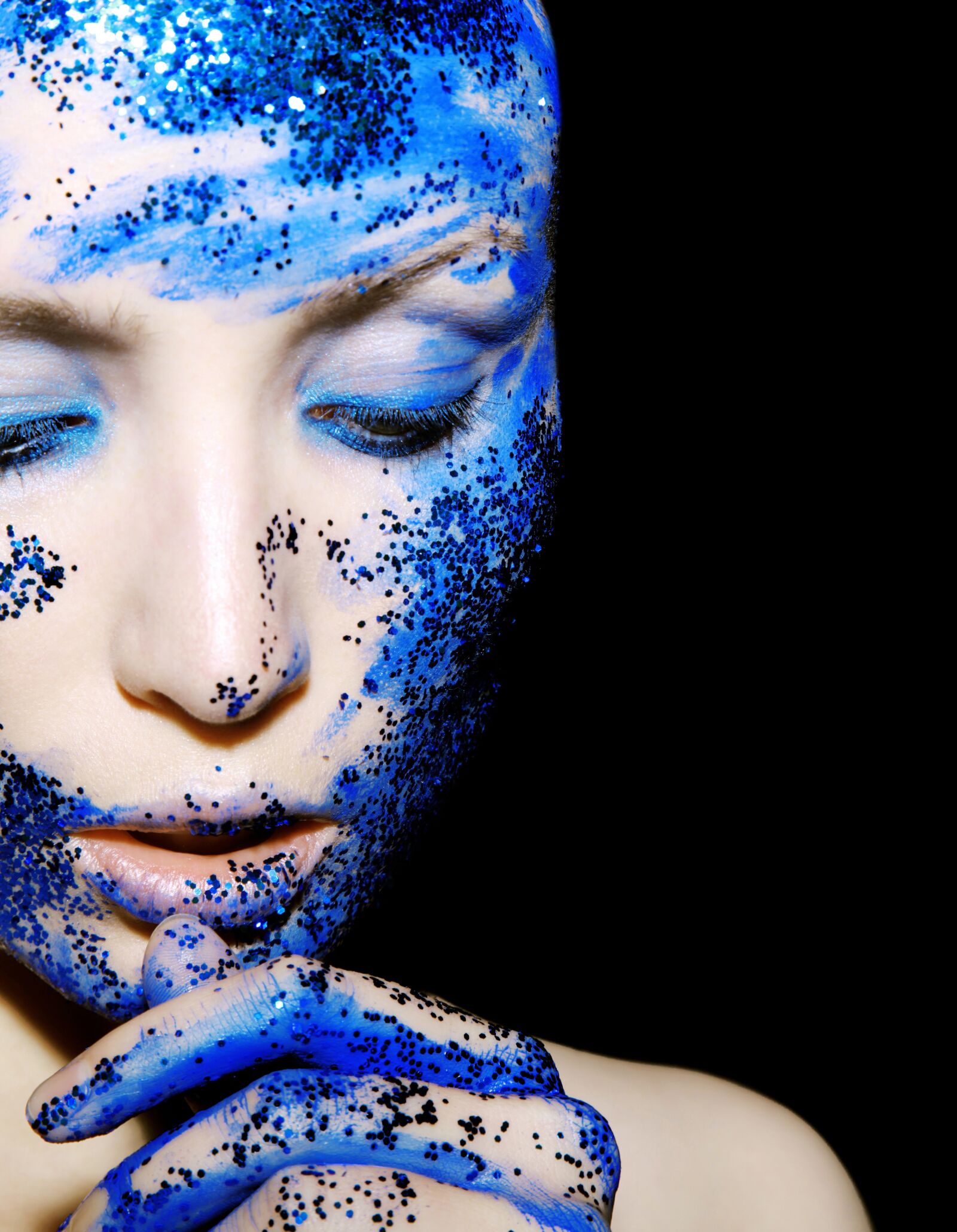 Canon EOS 5D Mark II sample photo. Beauty, portrait, blue photography